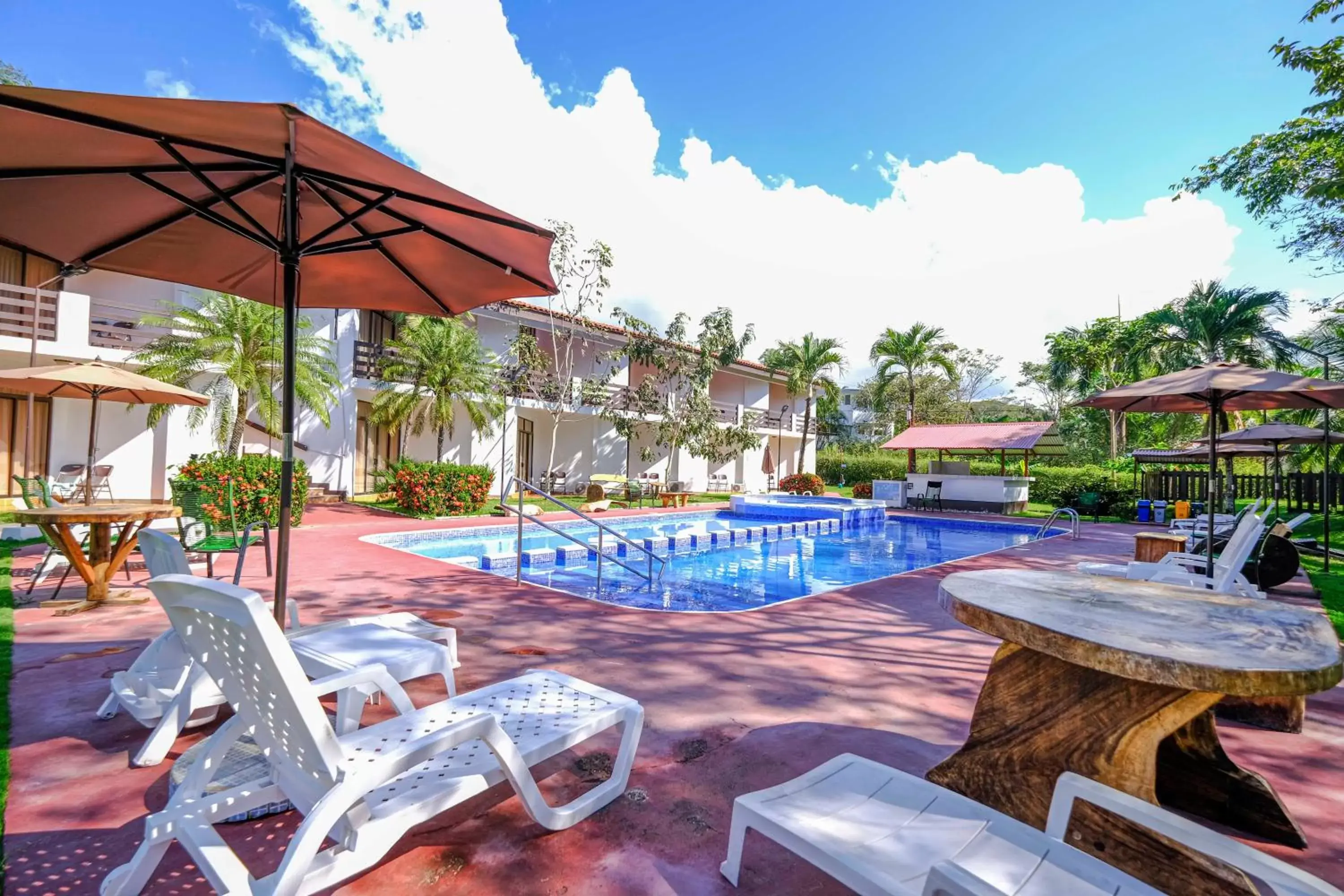 Garden, Swimming Pool in Hotel Terraza del Pacifico