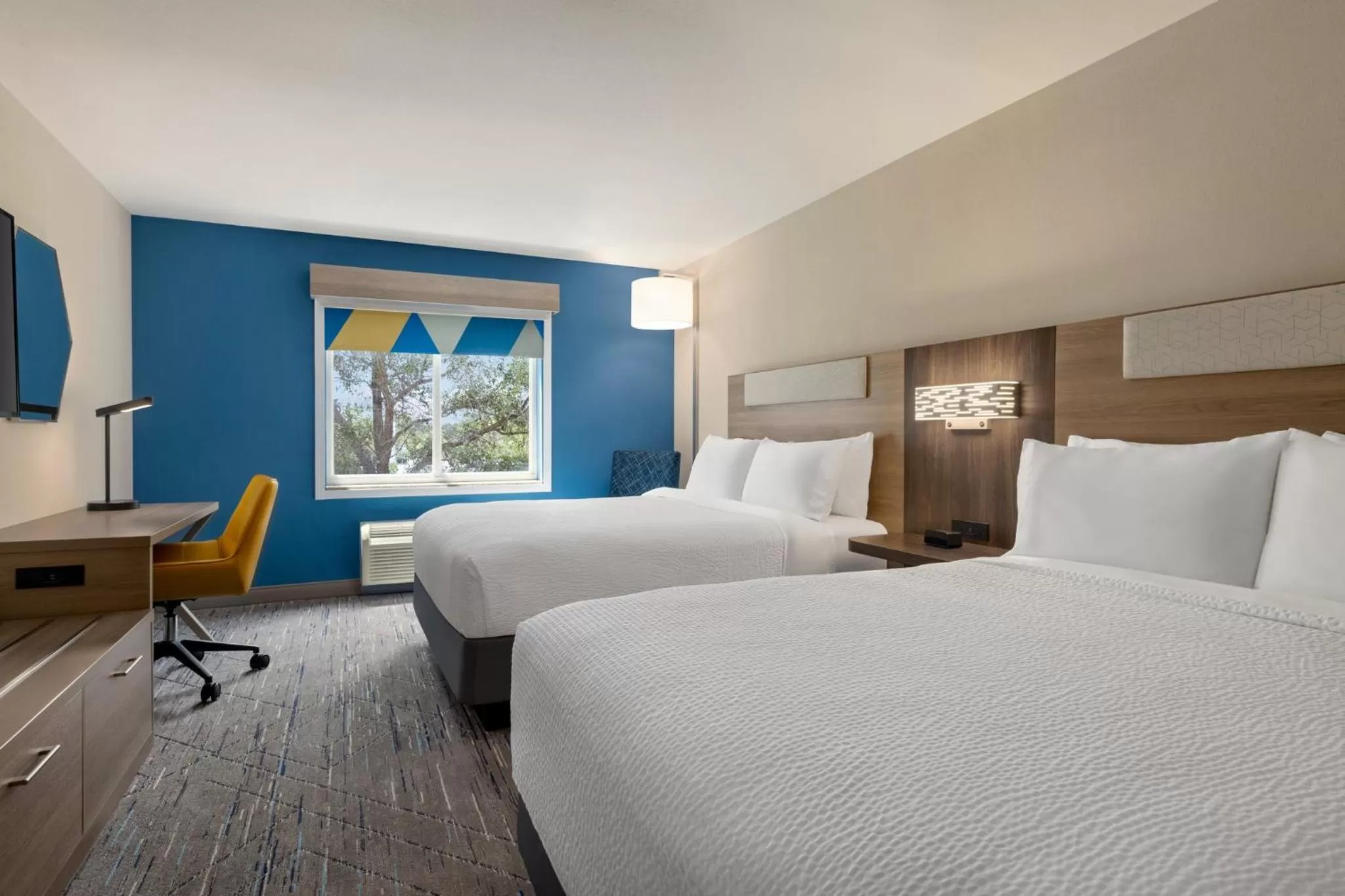 Photo of the whole room, Bed in Holiday Inn Express Hotel & Suites Fort Pierce West by IHG