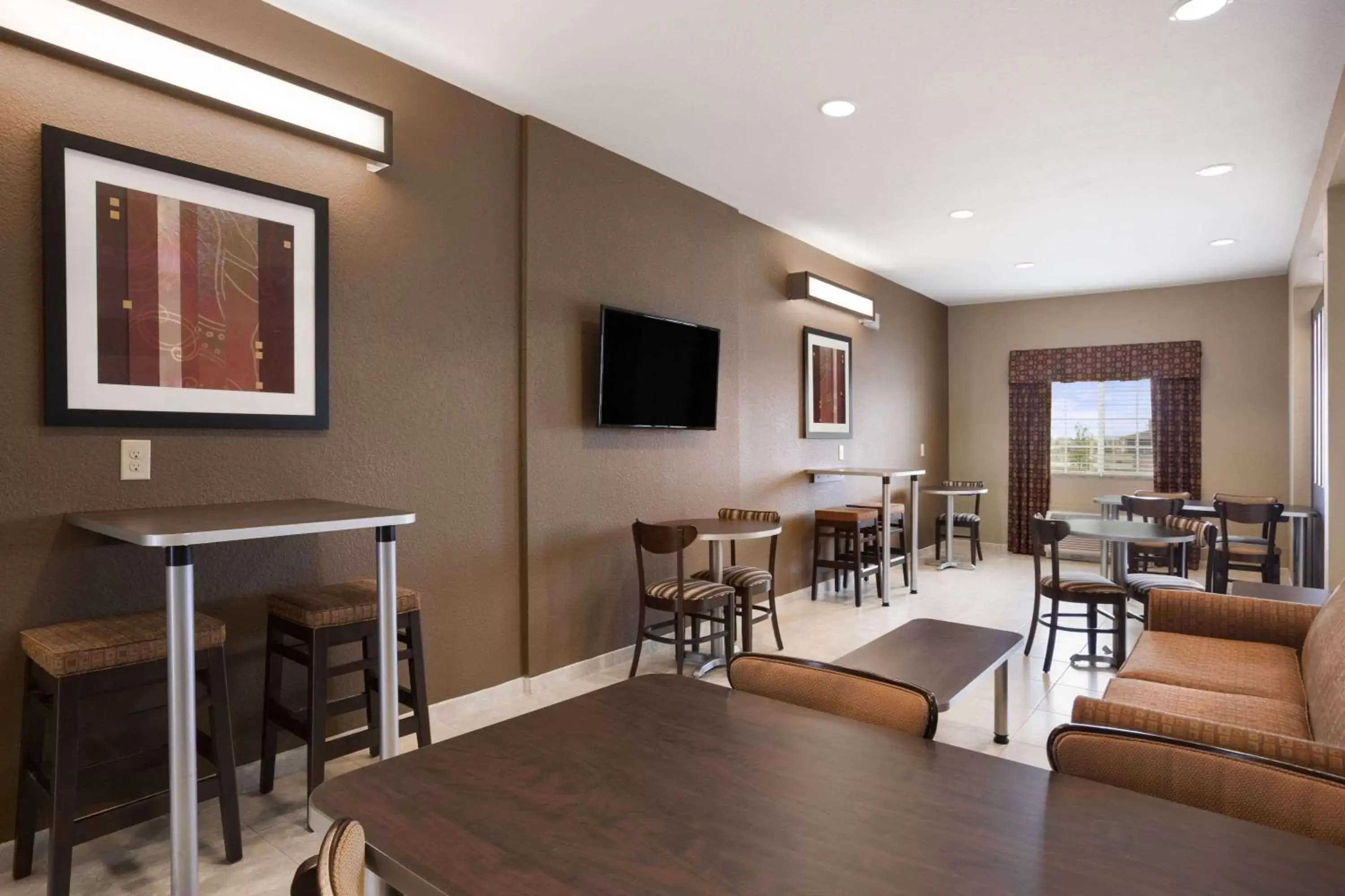 Lobby or reception in Microtel Inn & Suites Cotulla