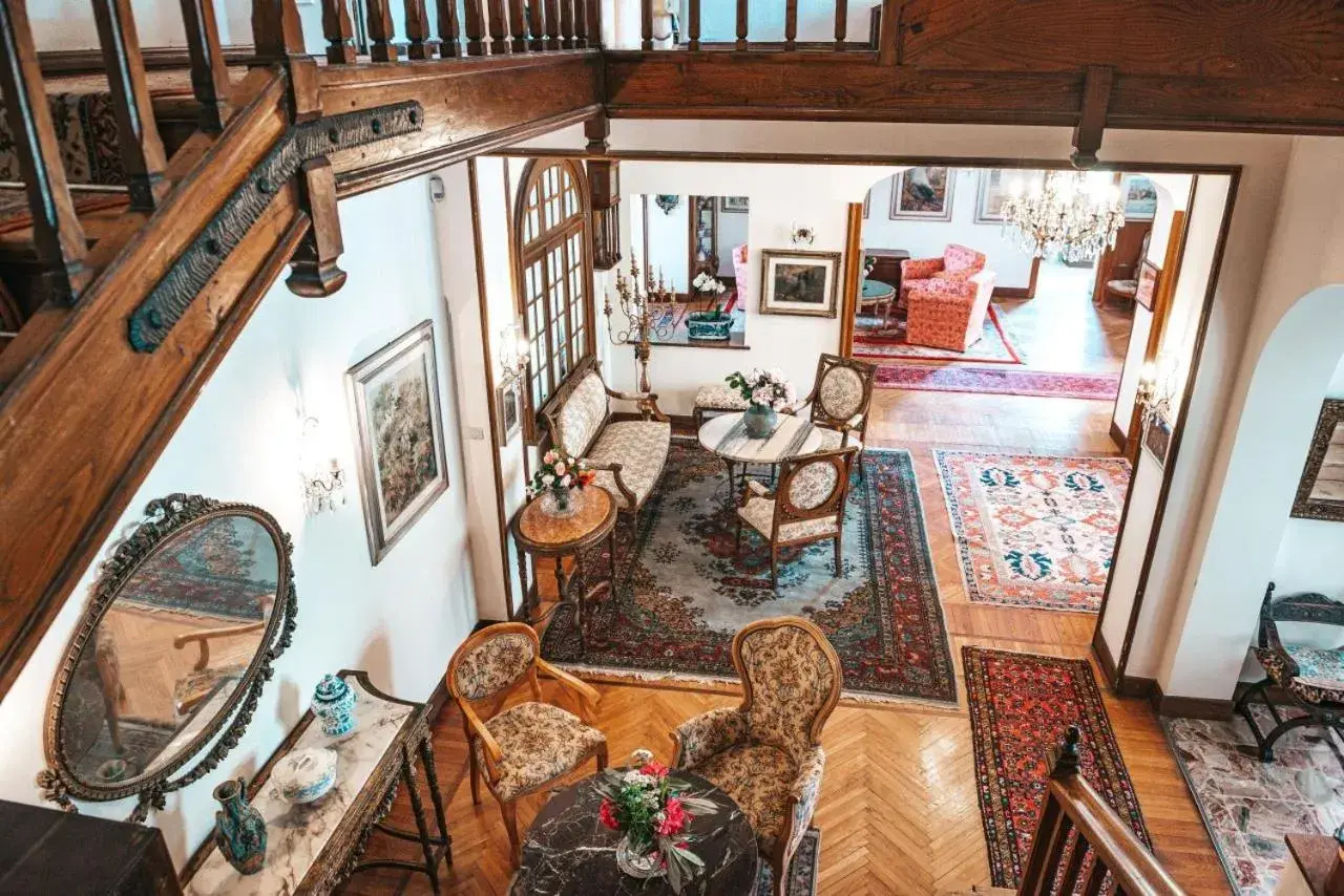 Living room, Seating Area in Hotel Royal