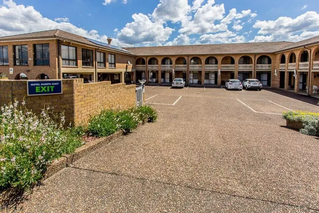 Property Building in Cumberland Motor Inn