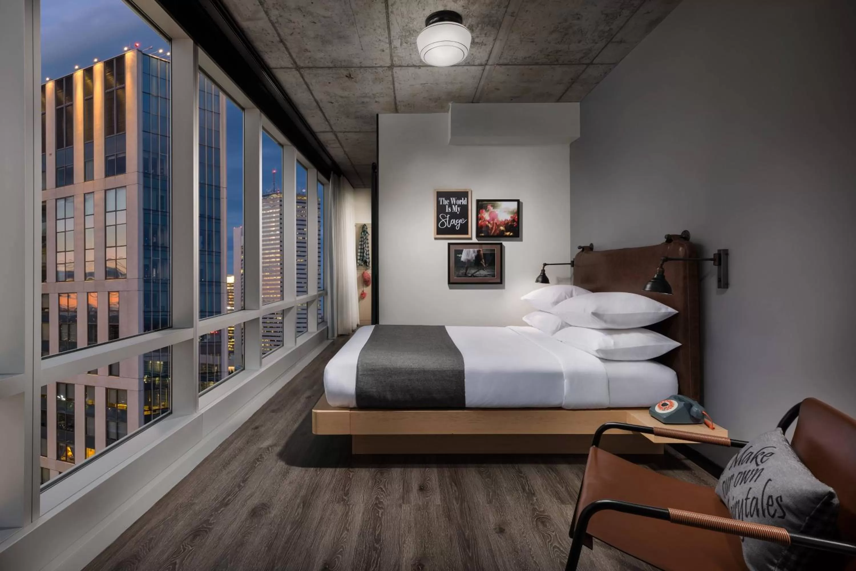 Bedroom, Bed in Moxy Boston Downtown