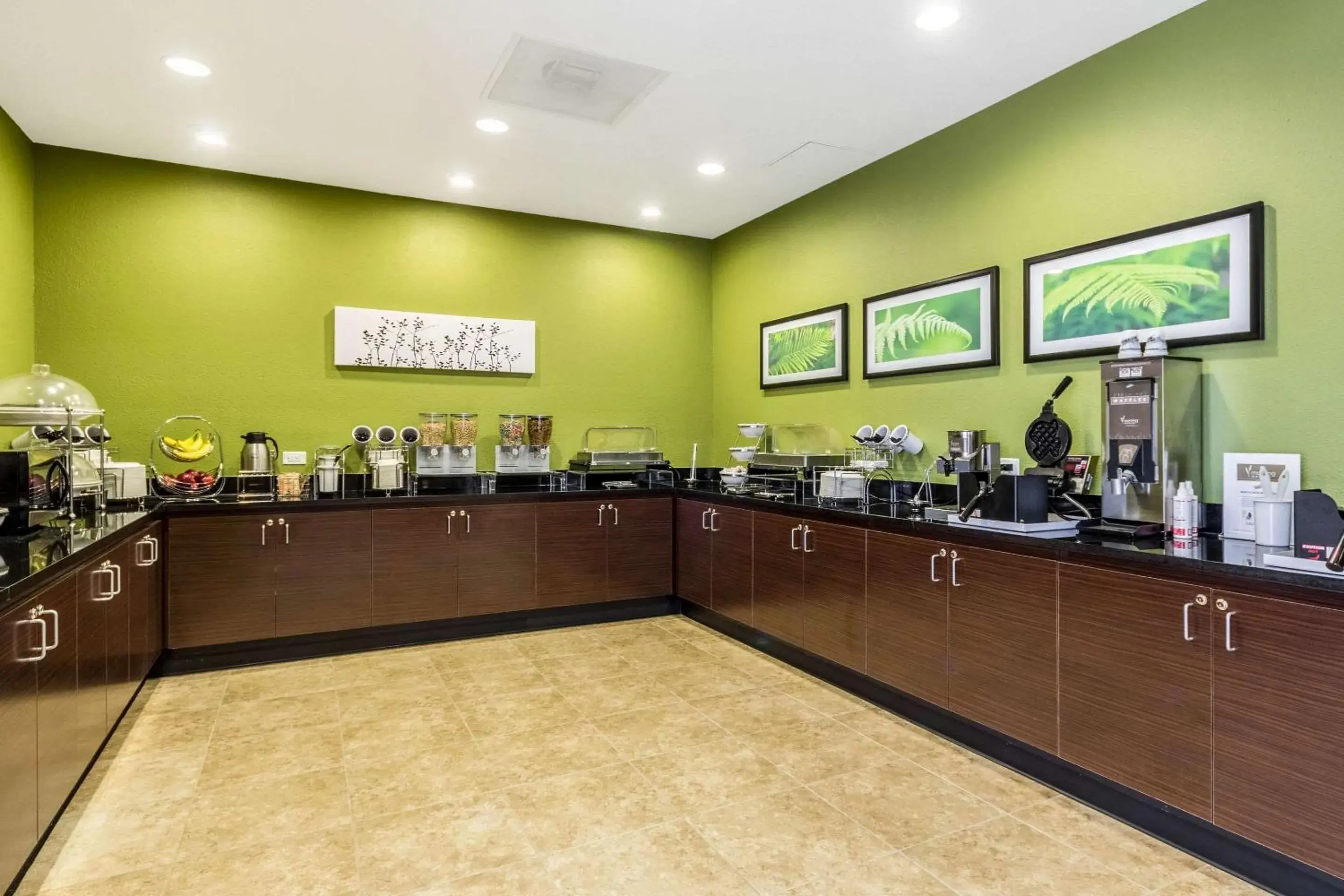 Breakfast, Restaurant/Places to Eat in Sleep Inn & Suites Jourdanton - Pleasanton