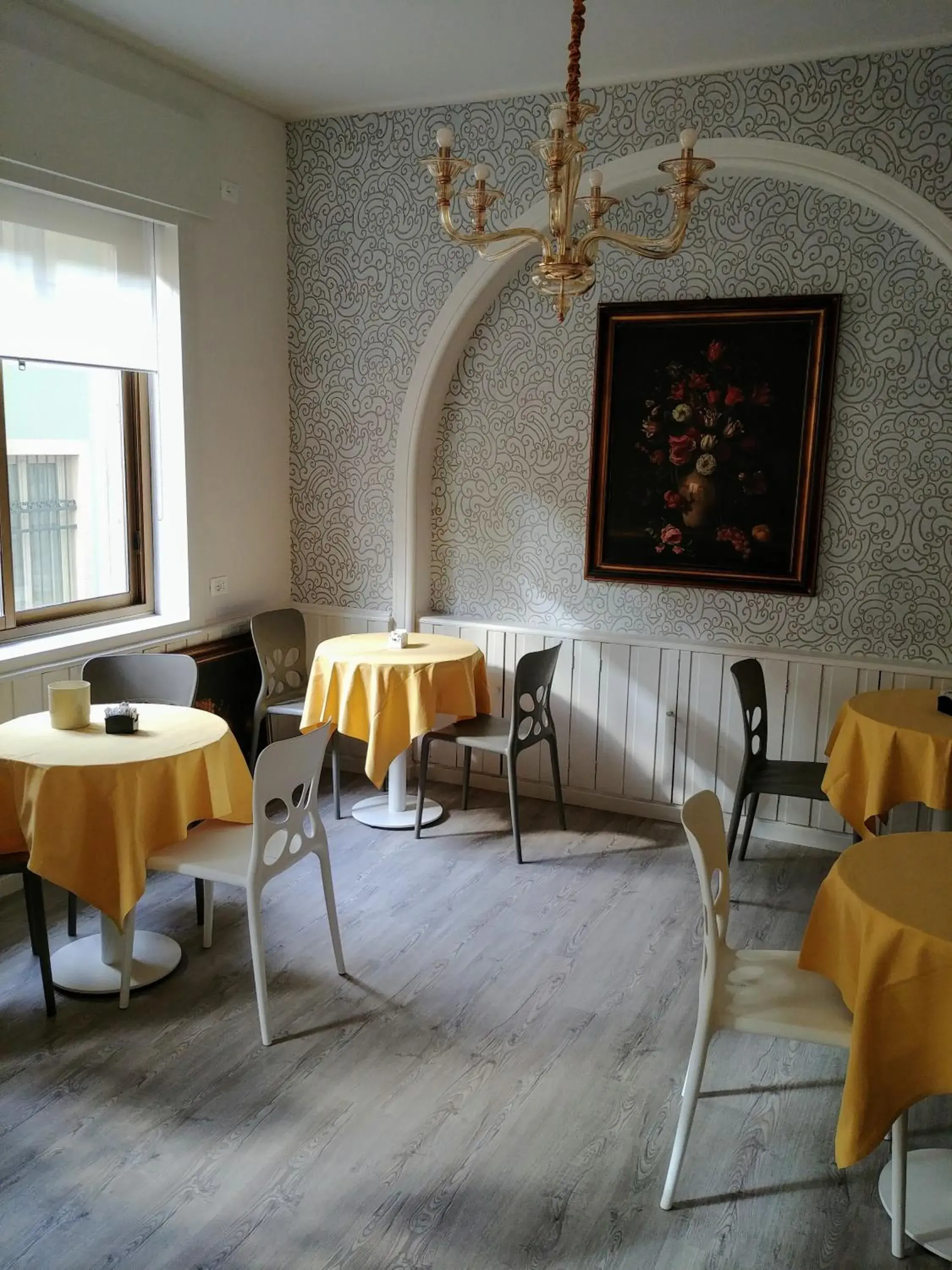 Lounge or bar, Restaurant/Places to Eat in Hotel Vittoria