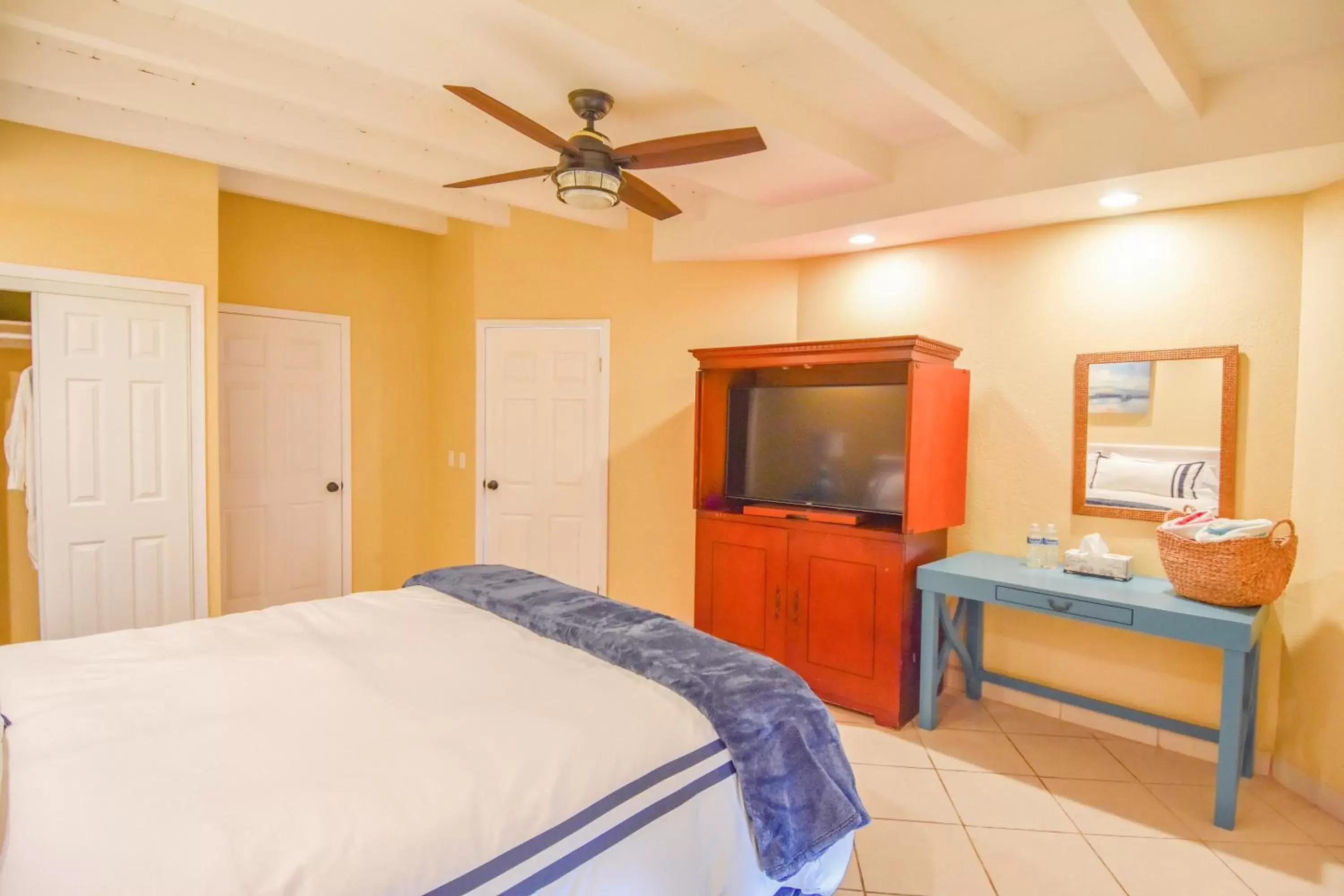 Bedroom, Bed in Quinta Pacifica Beachfront Villas