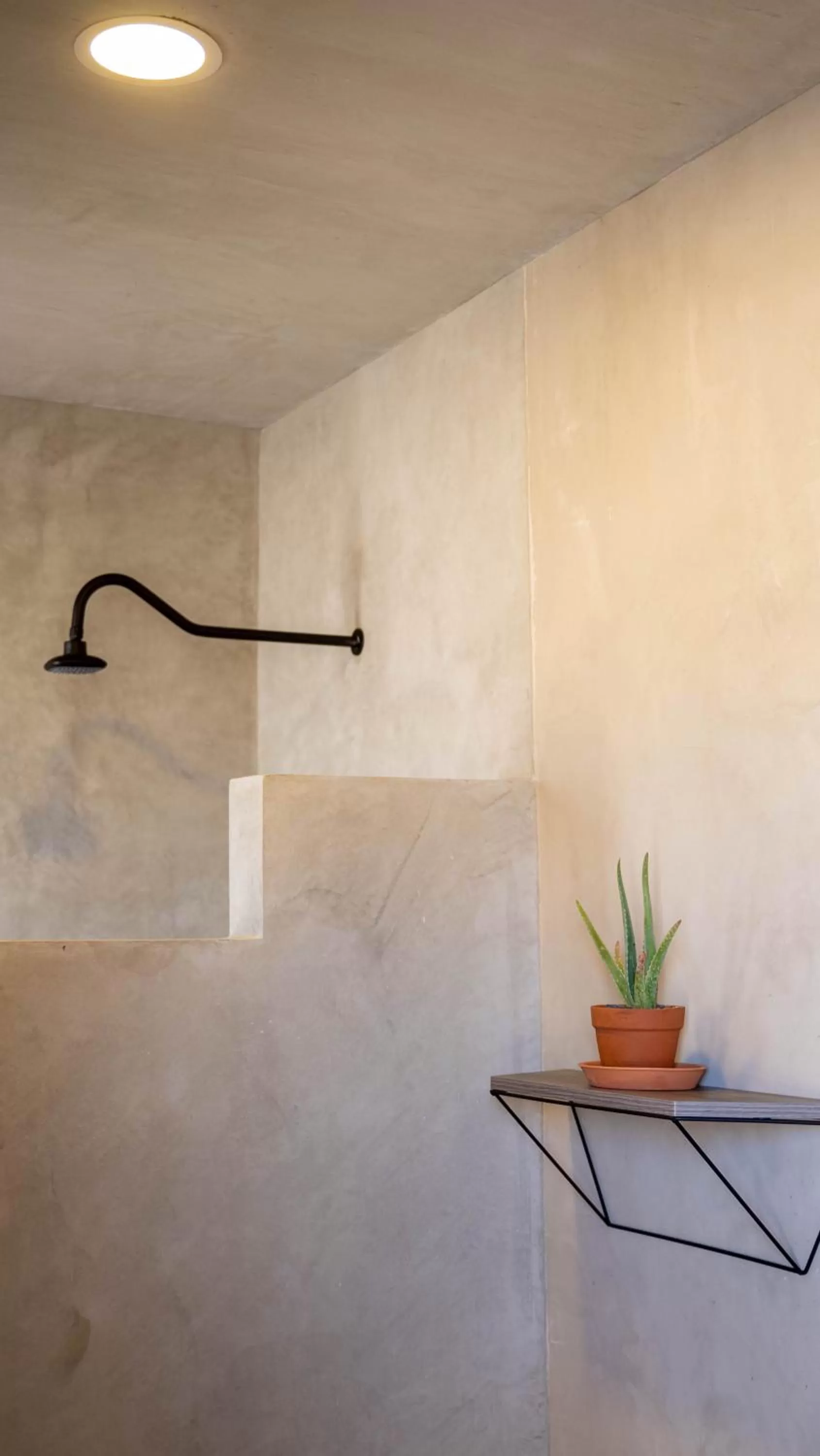 Shower, Bathroom in Baja Temple