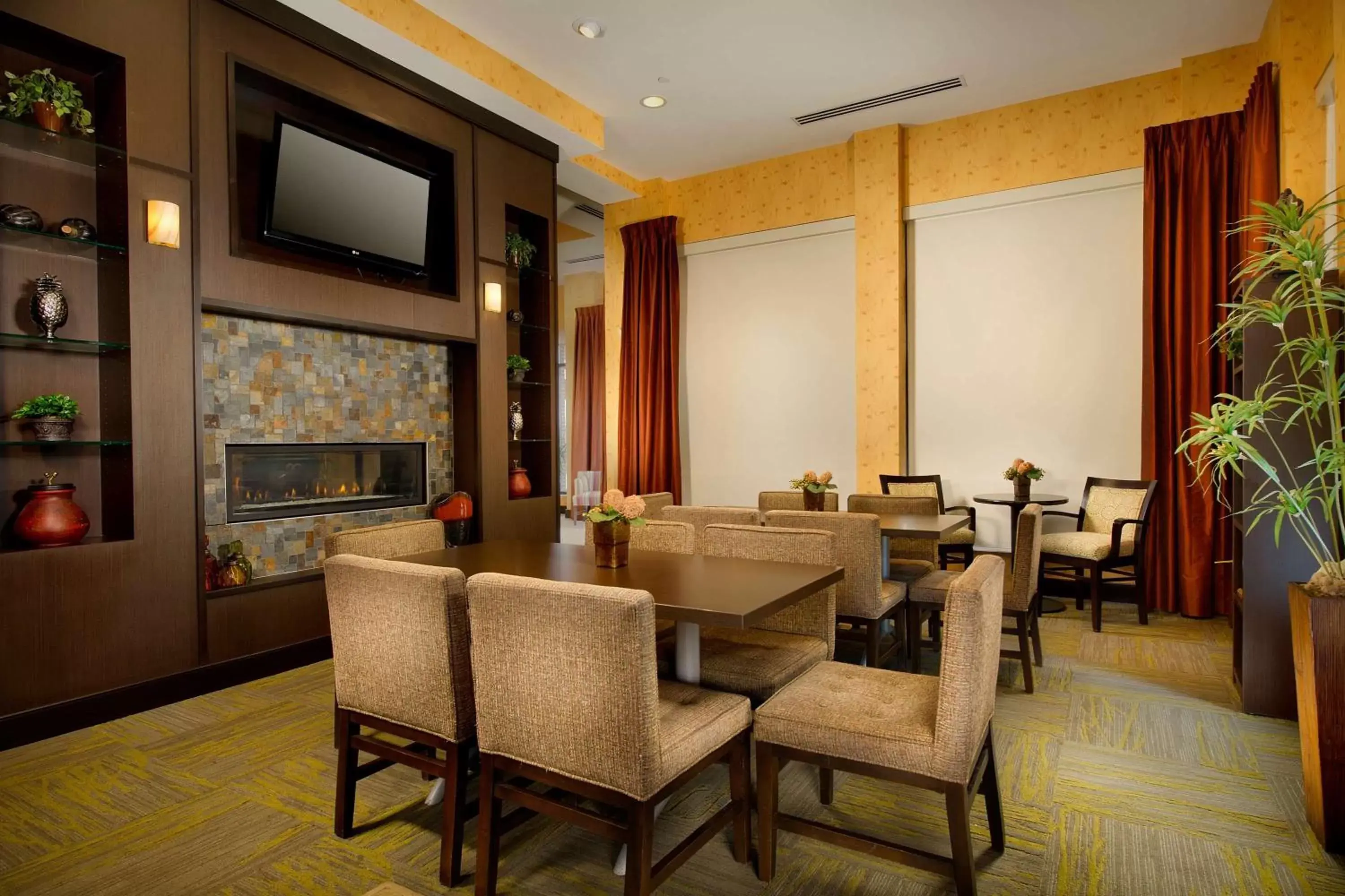 Lobby or reception, Restaurant/Places to Eat in Hilton Garden Inn Indianapolis Northwest