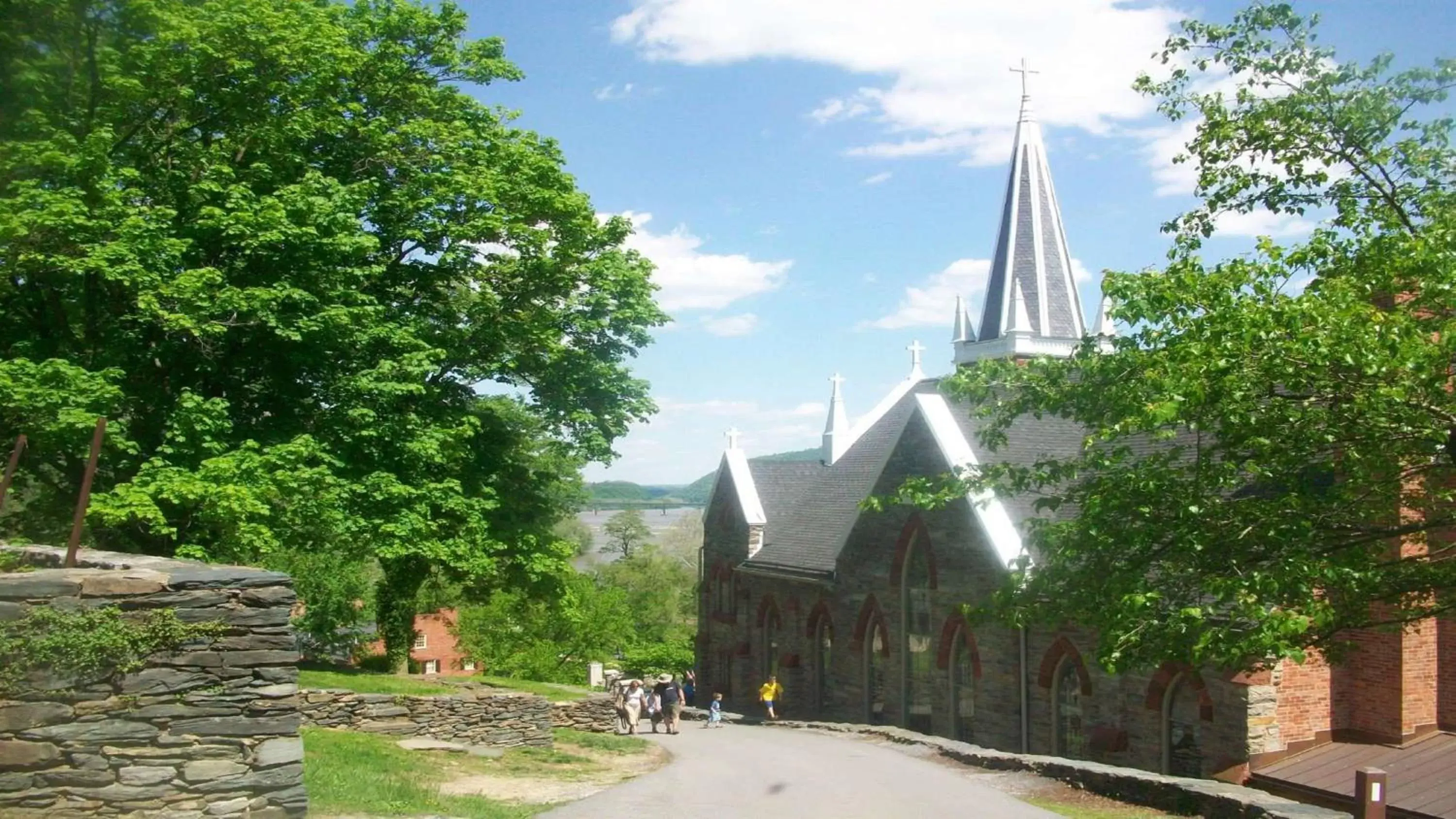 Nearby landmark, Property Building in Holiday Inn Express & Suites Brunswick-Harpers Ferry Area, an IHG Hotel