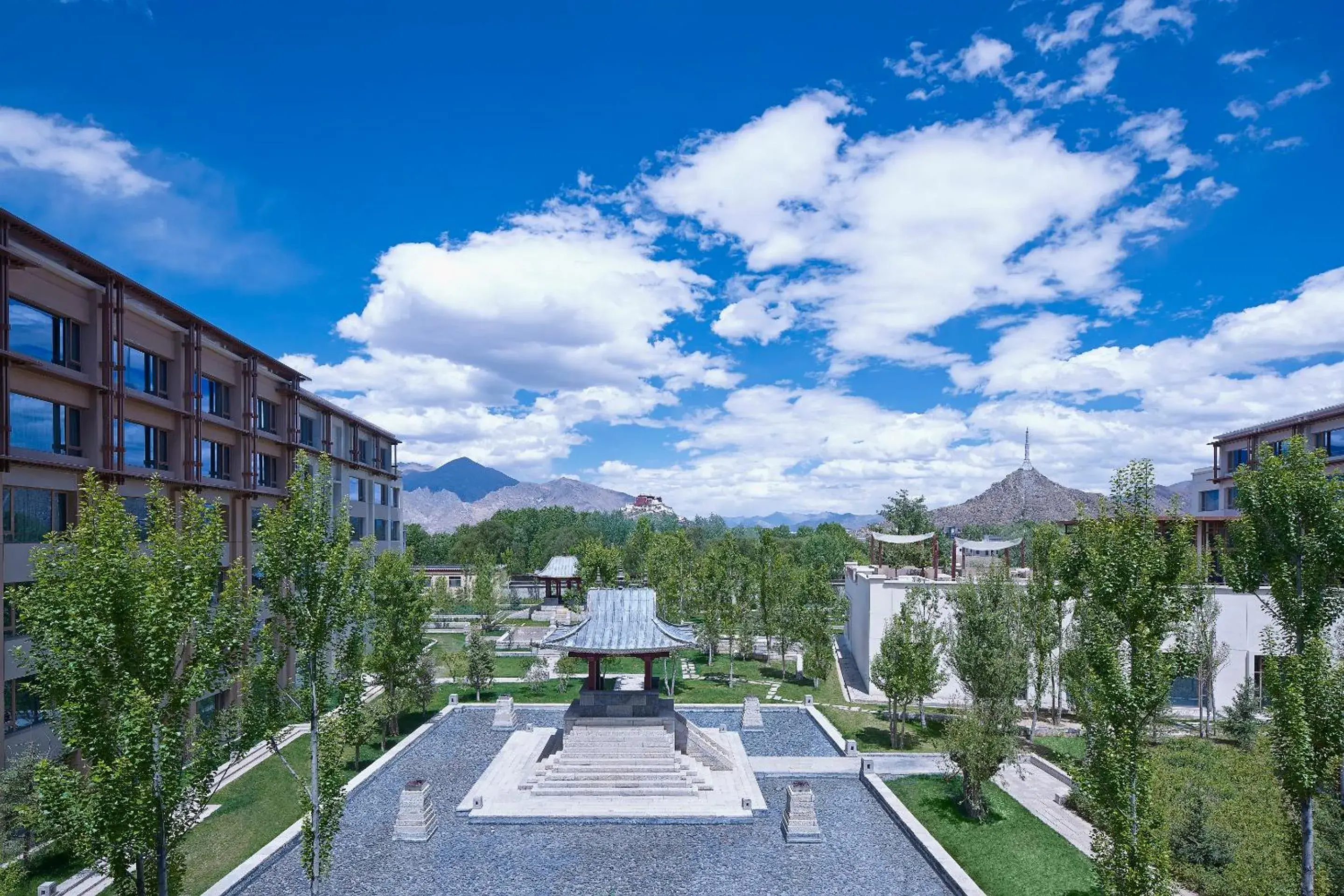 Garden view in Shangri-La Lhasa