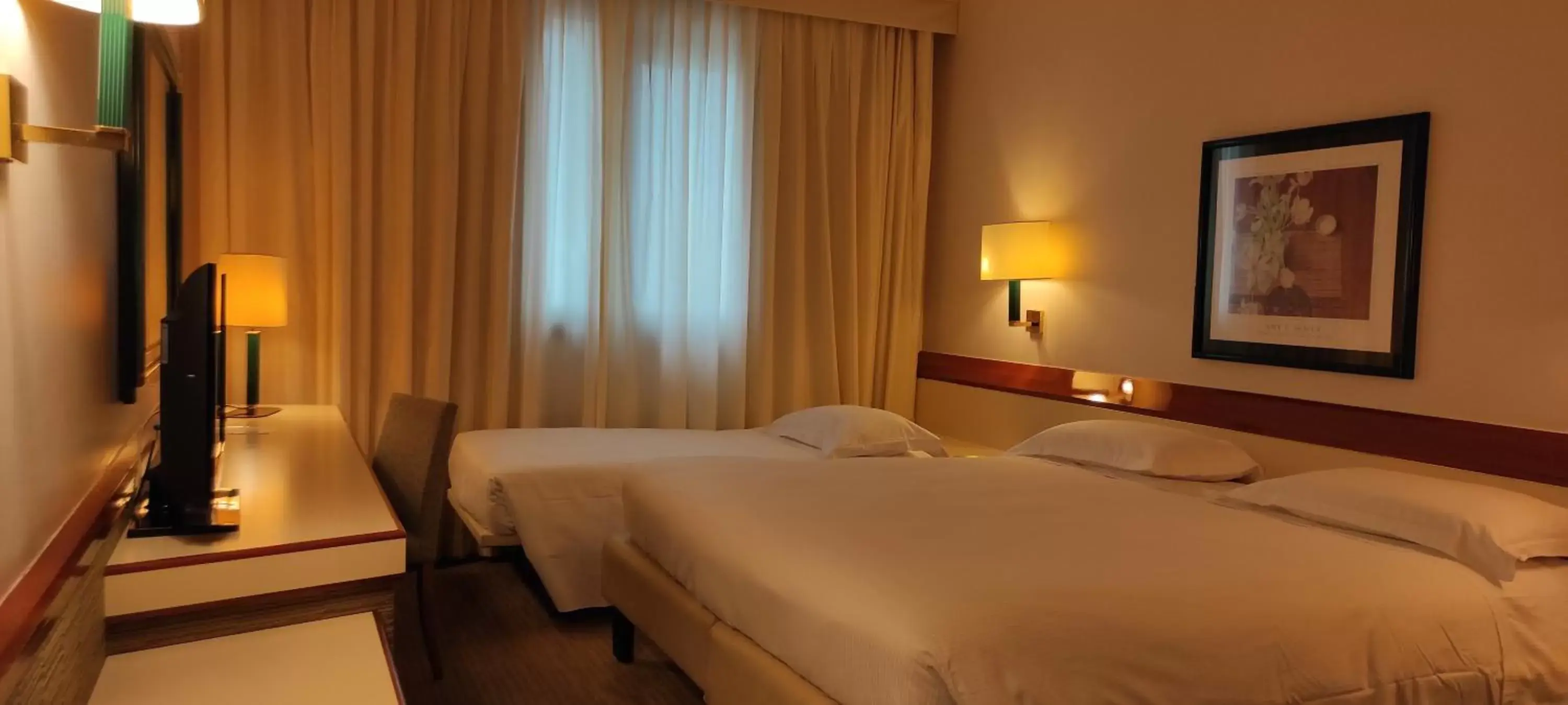Property building, Bed in Starhotels President
