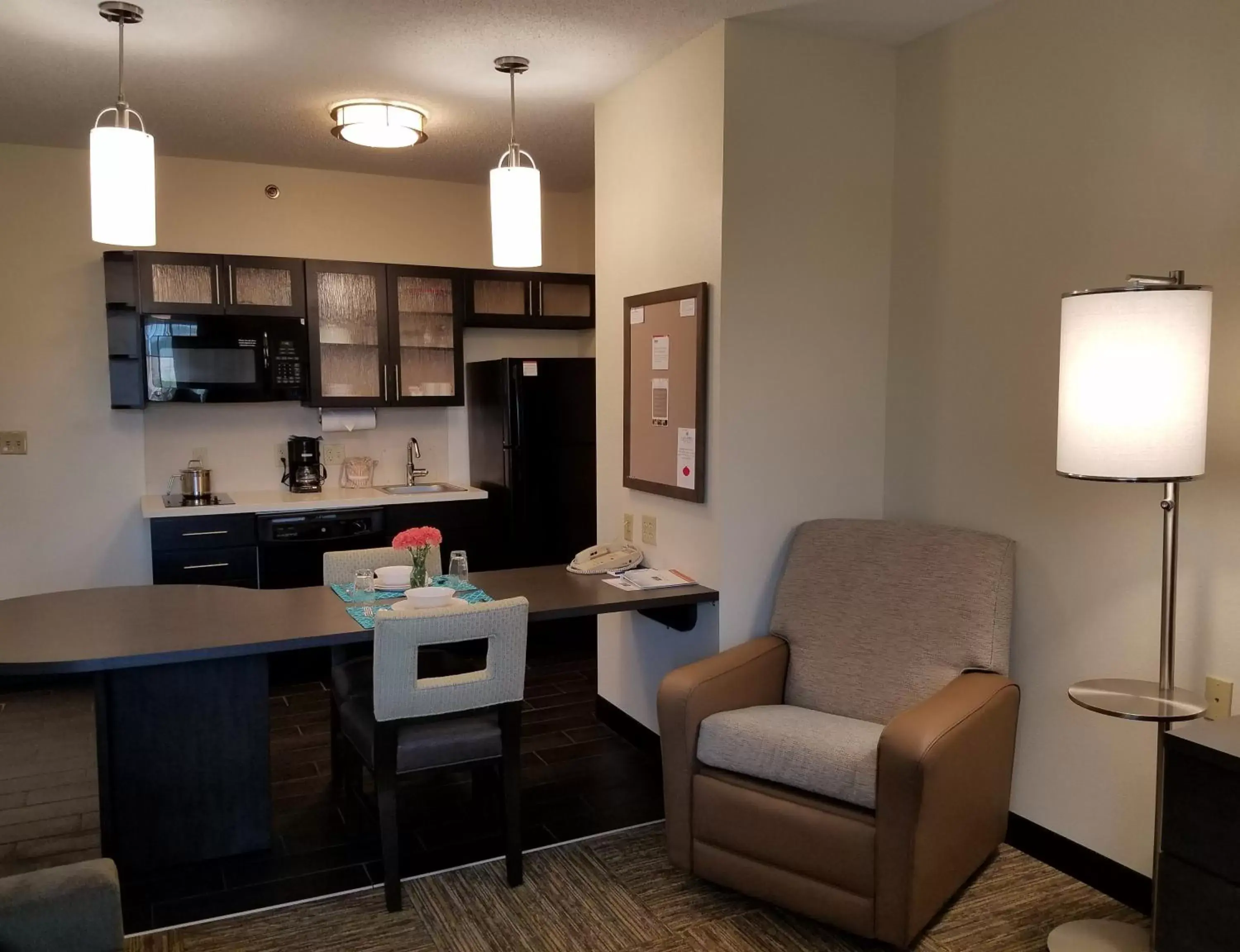 Photo of the whole room, Kitchen/Kitchenette in Candlewood Suites - East Syracuse - Carrier Circle, an IHG Hotel