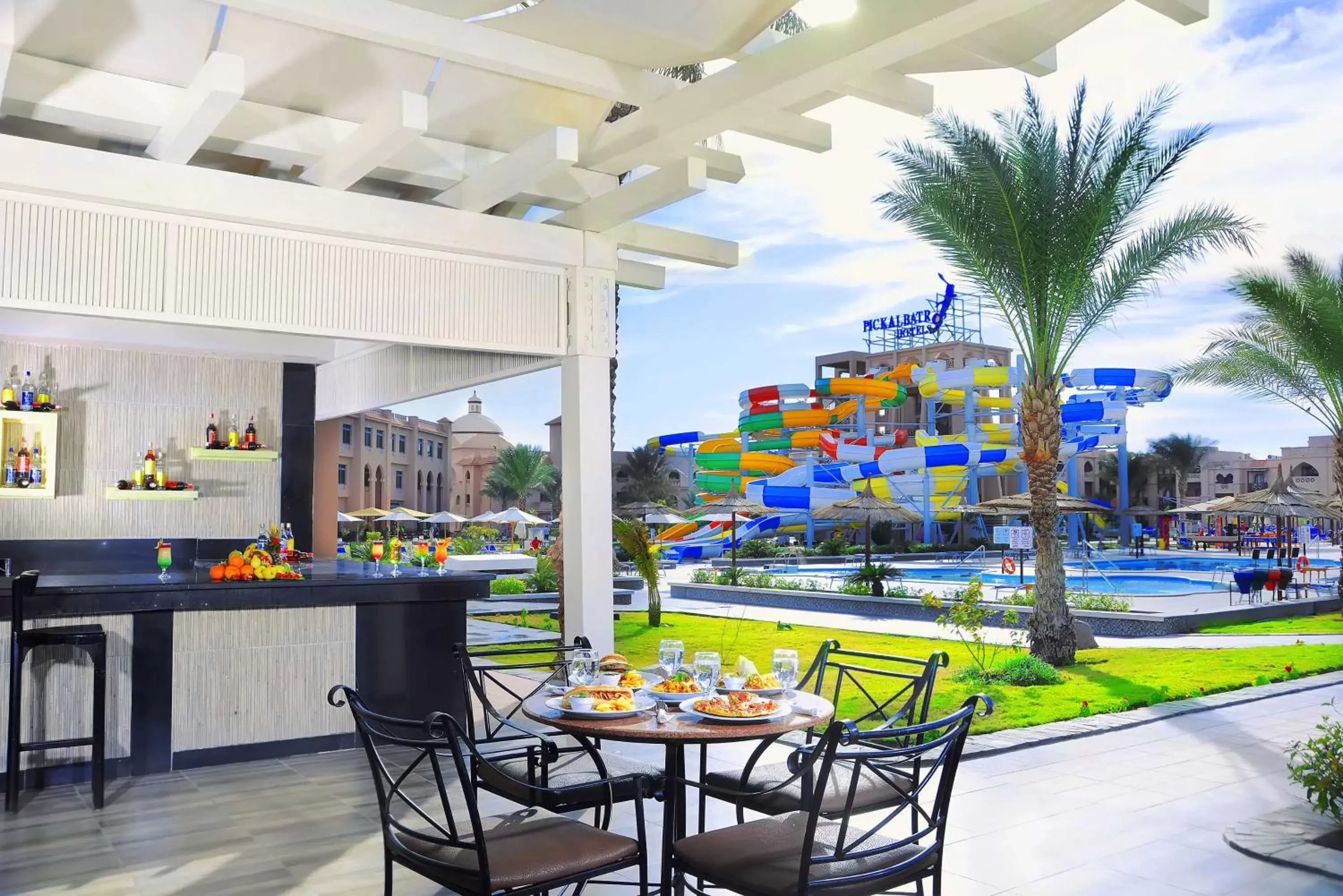 Lounge or bar in Pickalbatros Aqua Park Resort - Hurghada