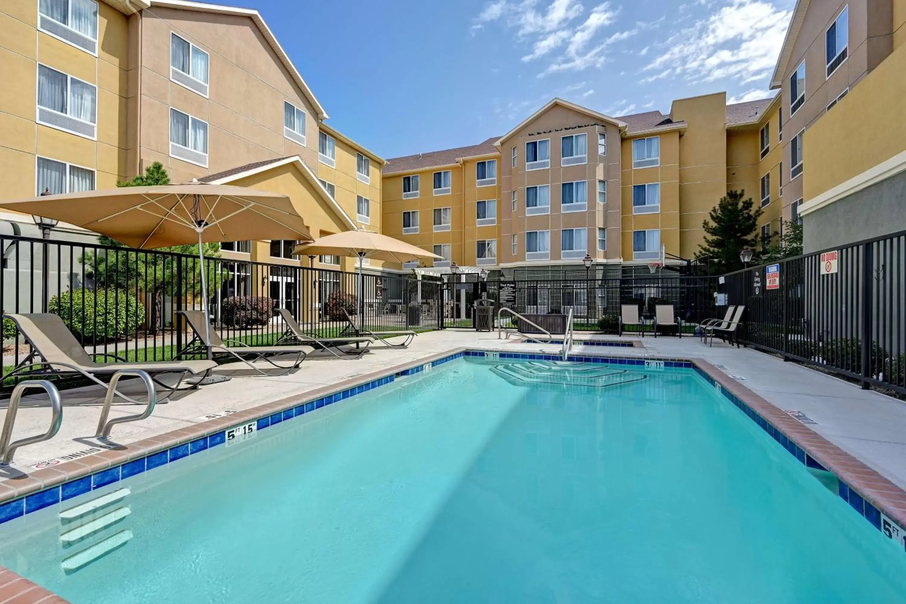 Property building, Swimming Pool in Homewood Suites by Hilton Albuquerque Airport