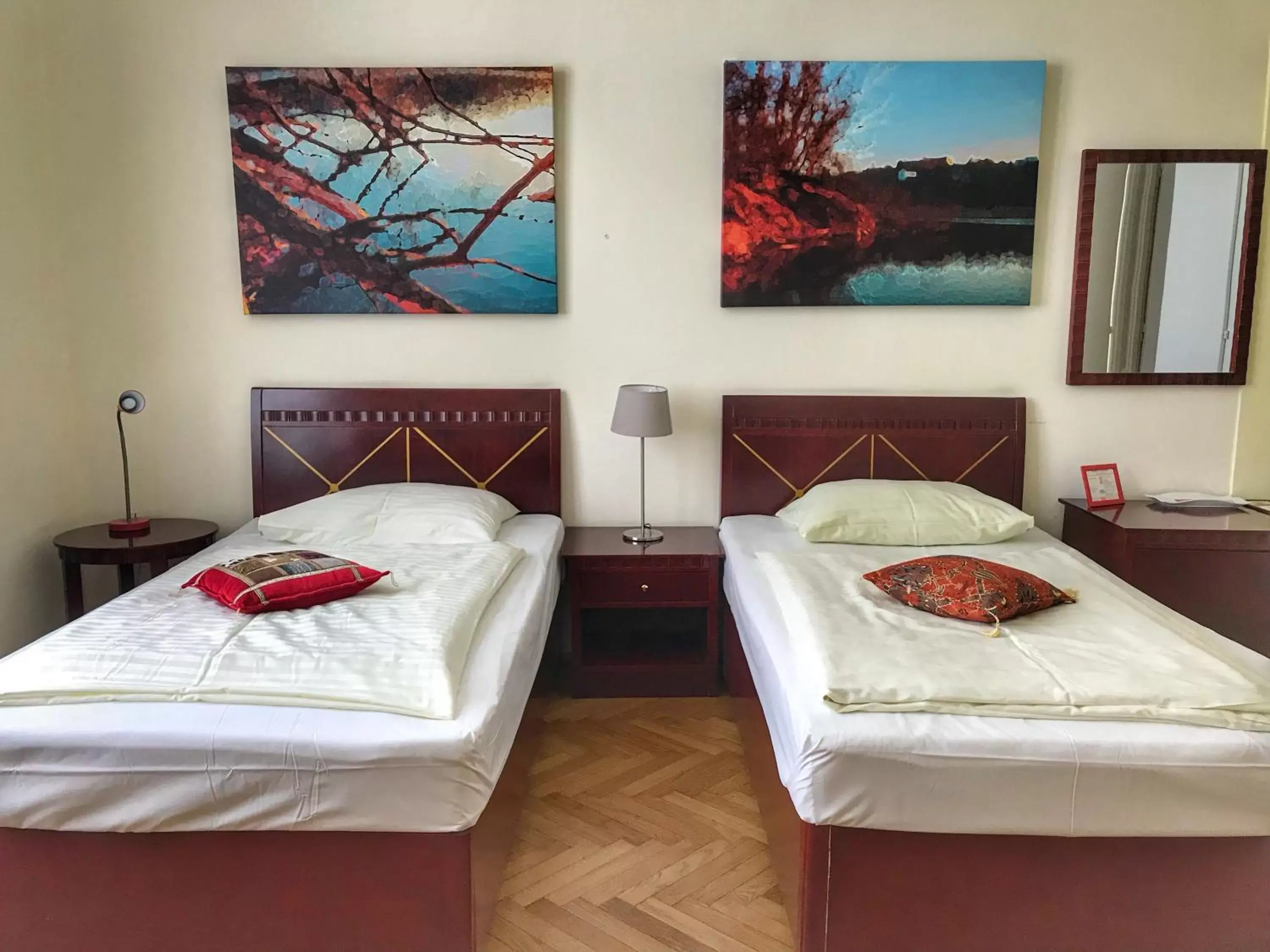 Bedroom, Bed in Hotel Pension Museum