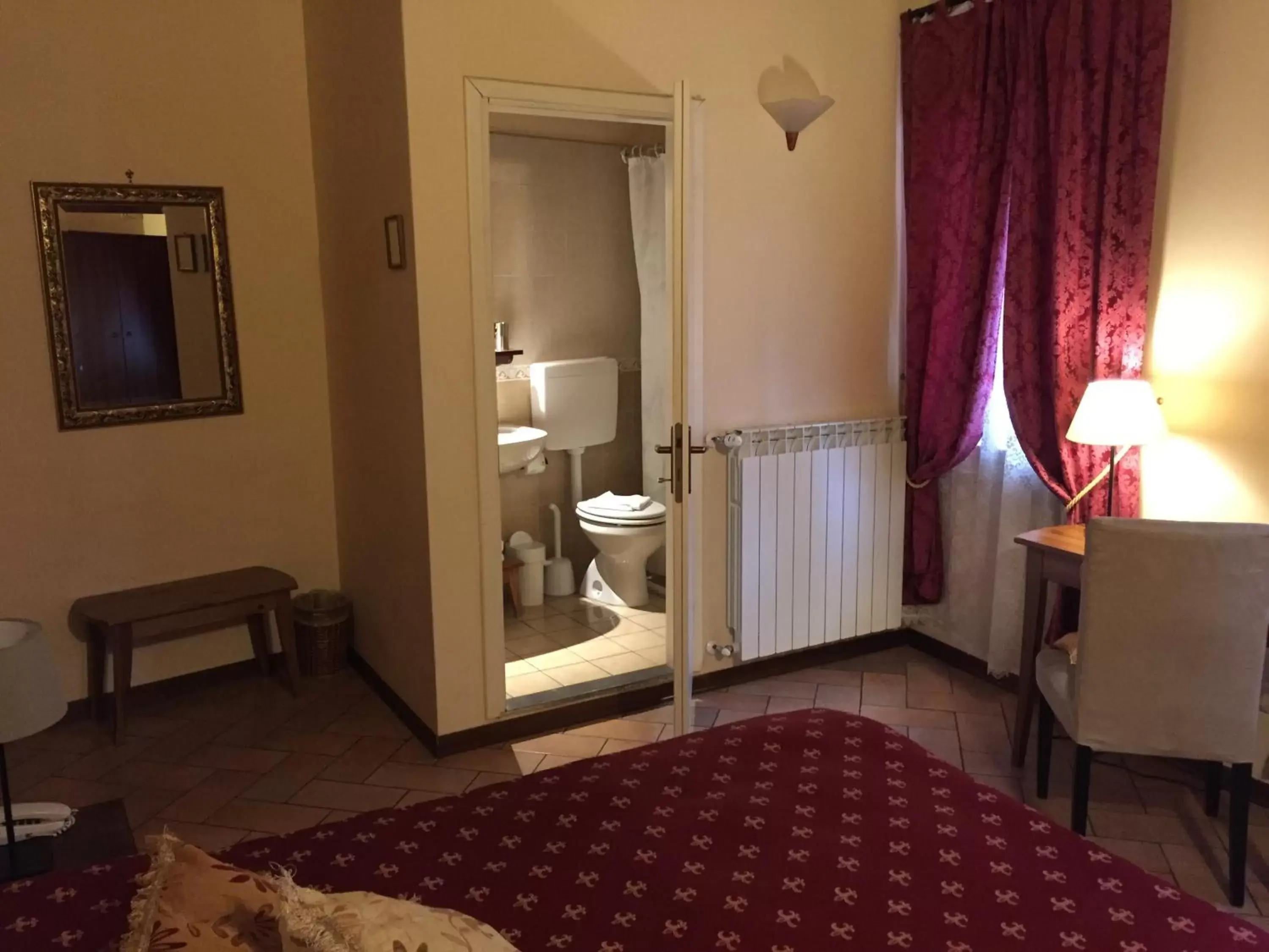 Bathroom, Bed in Bed & Breakfast Il Bargello