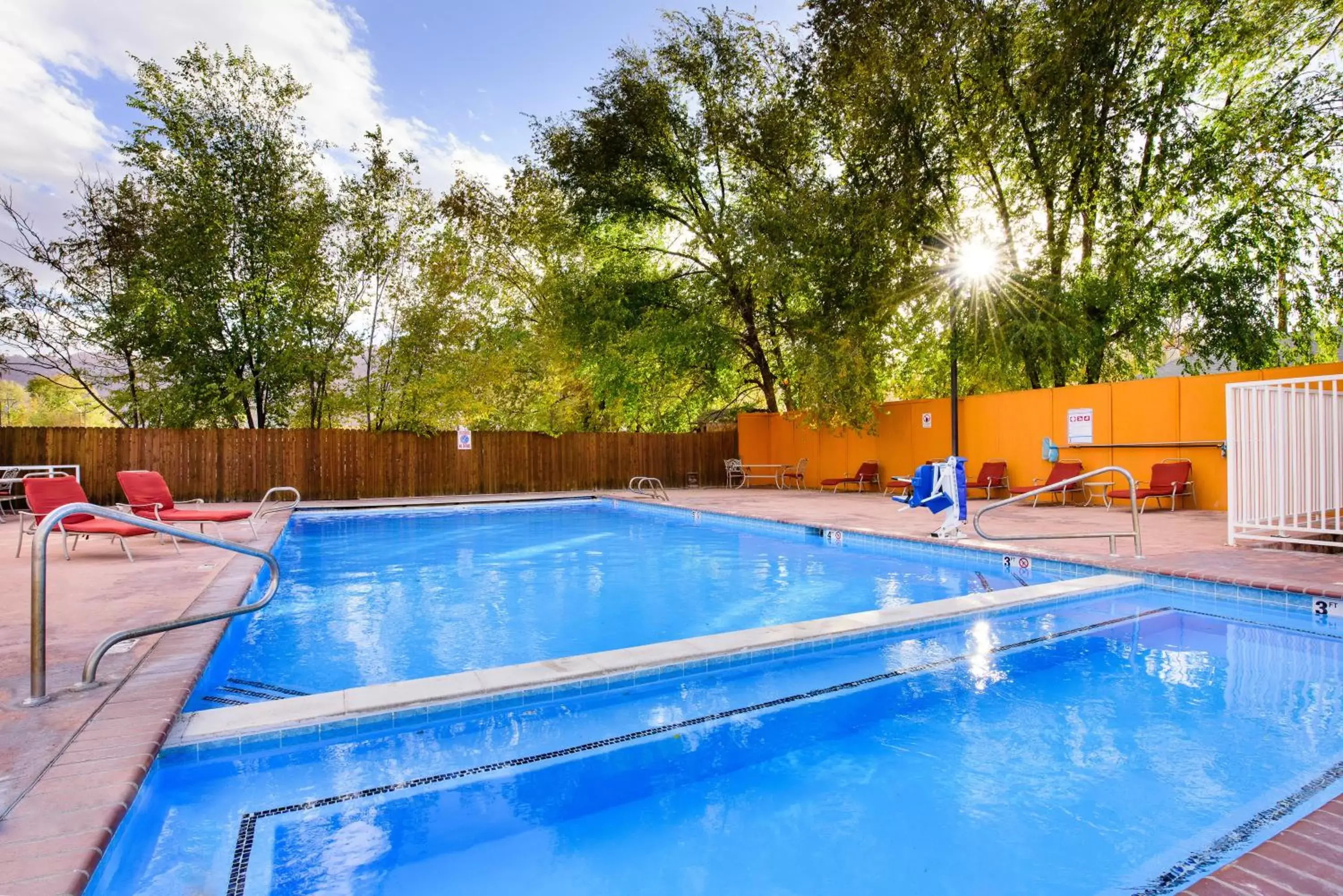 Swimming Pool in River Canyon Lodge