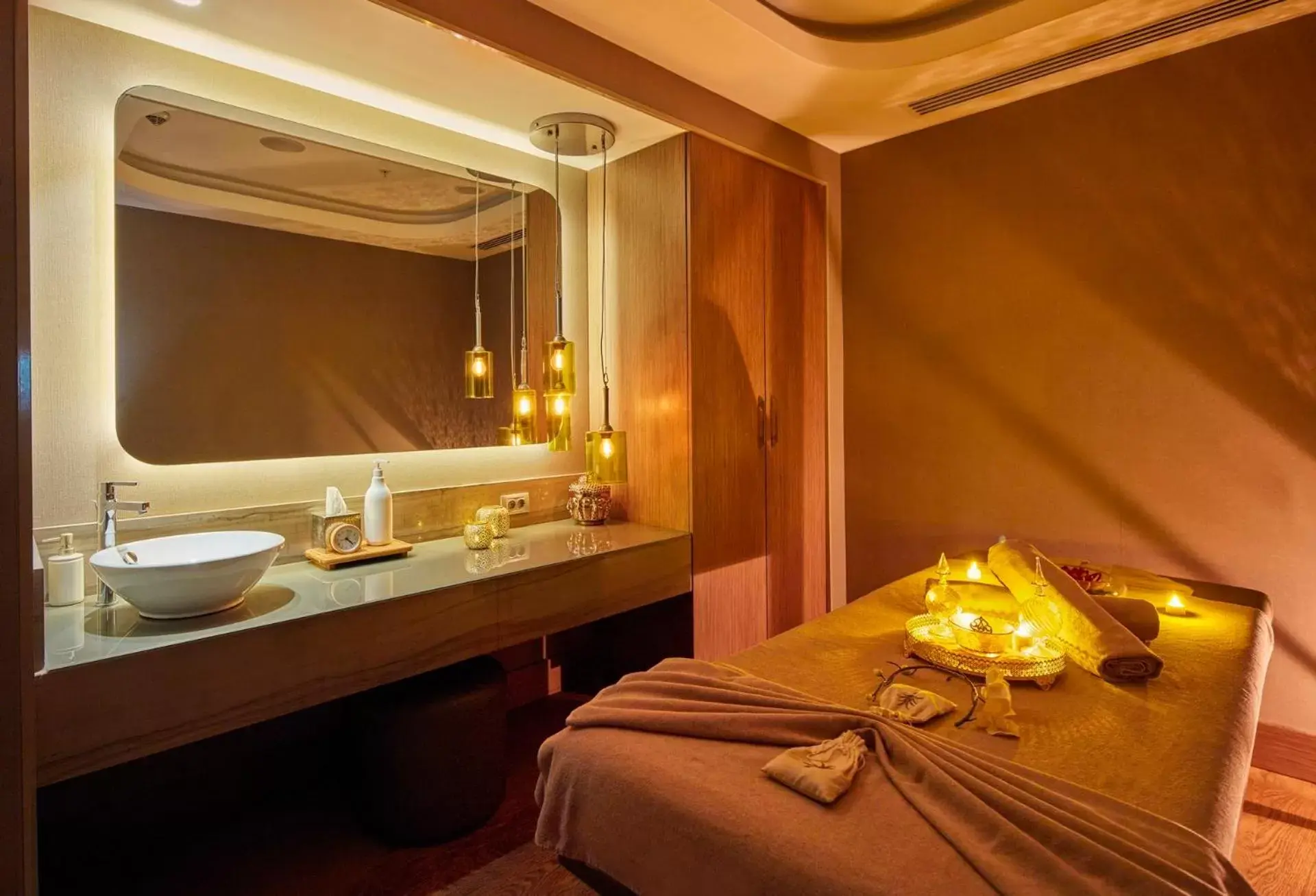 Massage in Mövenpick Istanbul Hotel Golden Horn