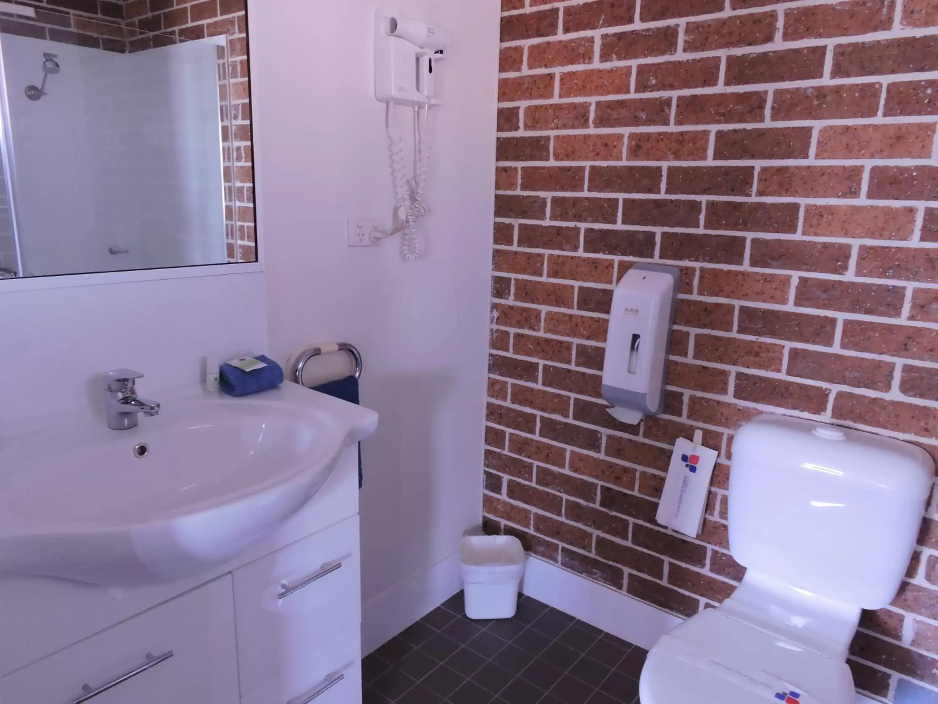 Bathroom in Coffs Shearwater Motel