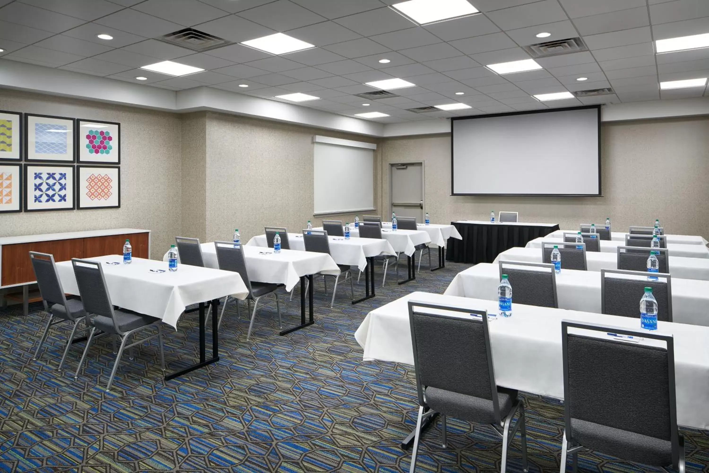 Meeting/conference room in Holiday Inn Express - Richmond Downtown, an IHG Hotel