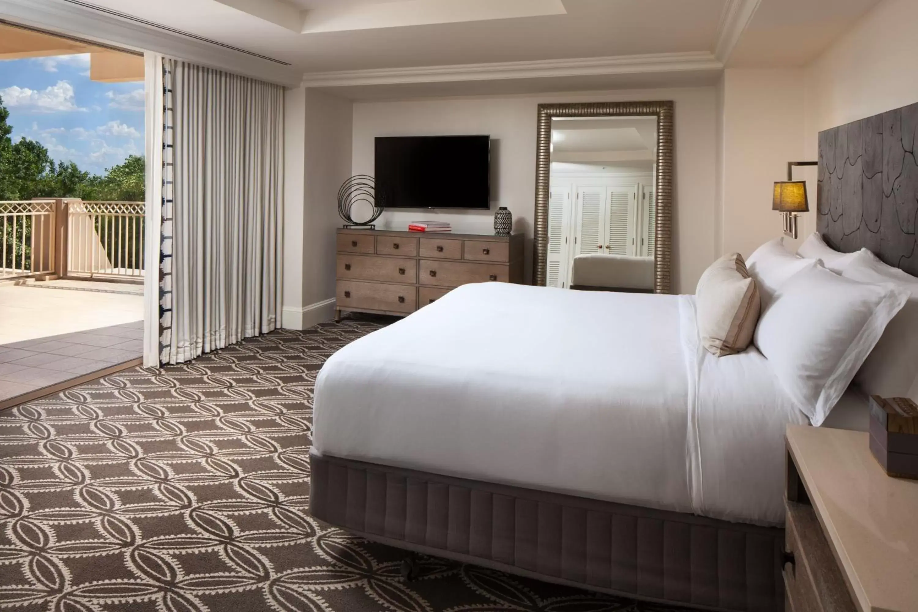 Bedroom in The Phoenician, a Luxury Collection Resort, Scottsdale