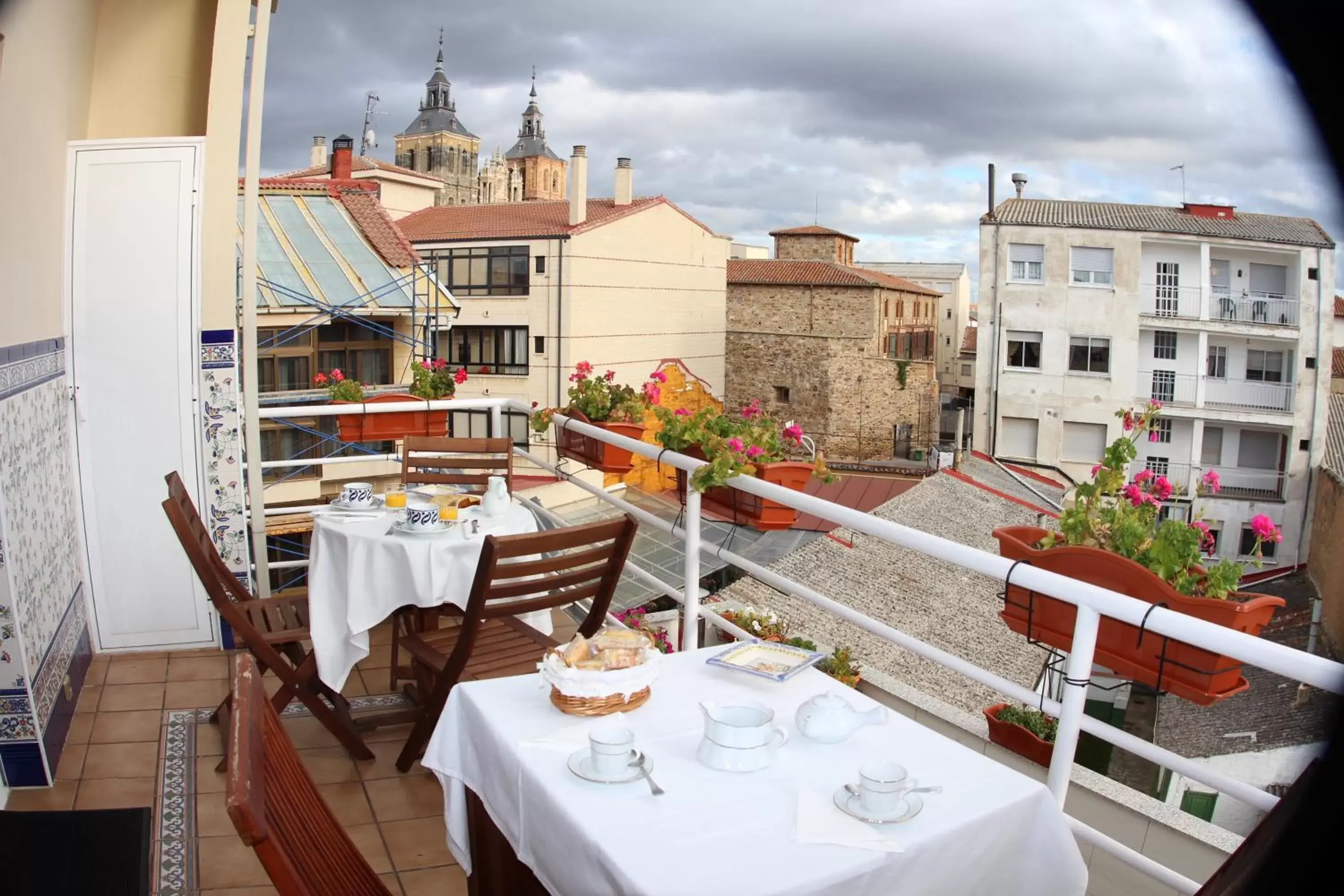 Balcony/Terrace, Restaurant/Places to Eat in El Descanso de Wendy