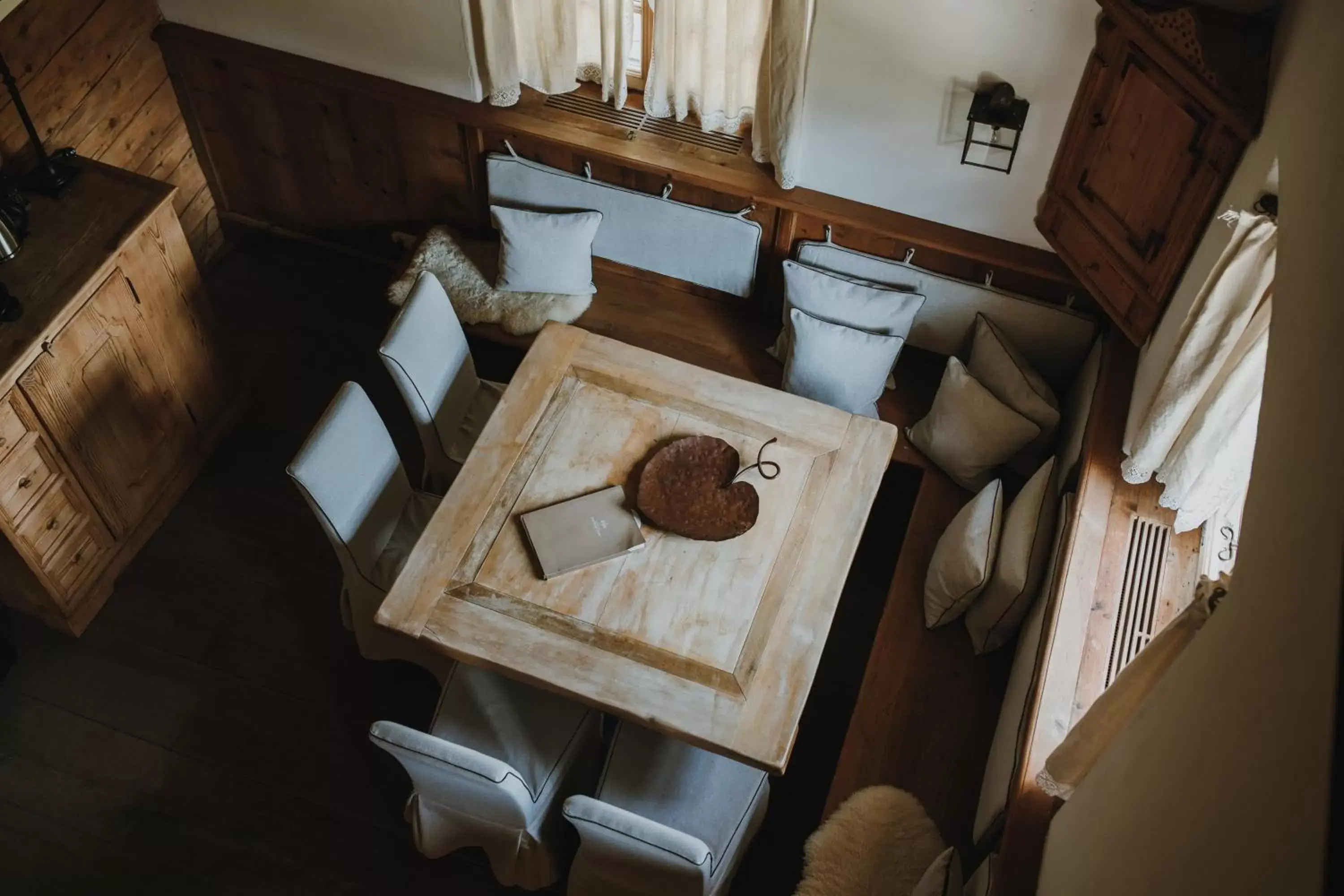 Photo of the whole room, Seating Area in Parkhotel Egerner Höfe