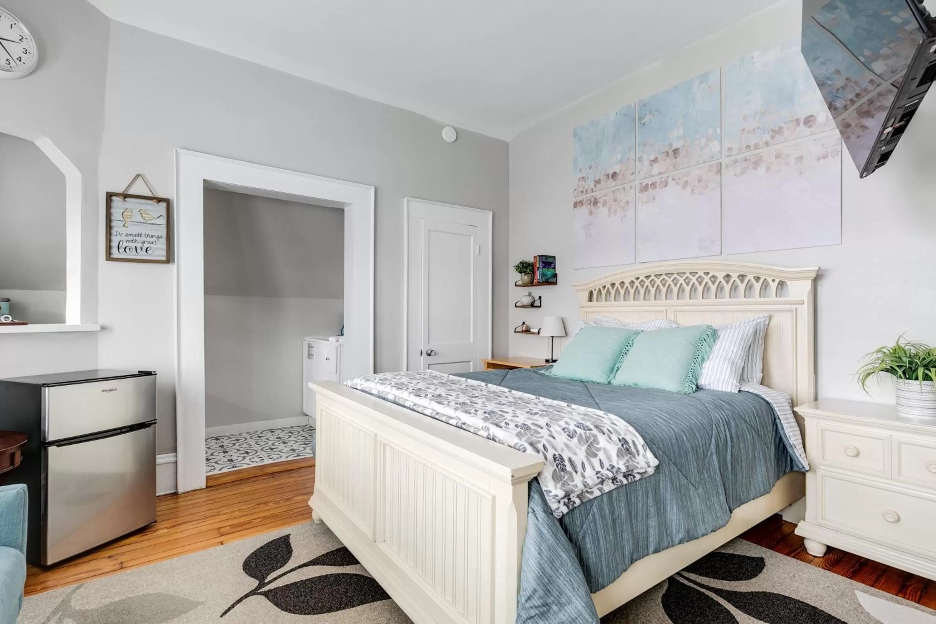 Bed in G7 central location museums free parking