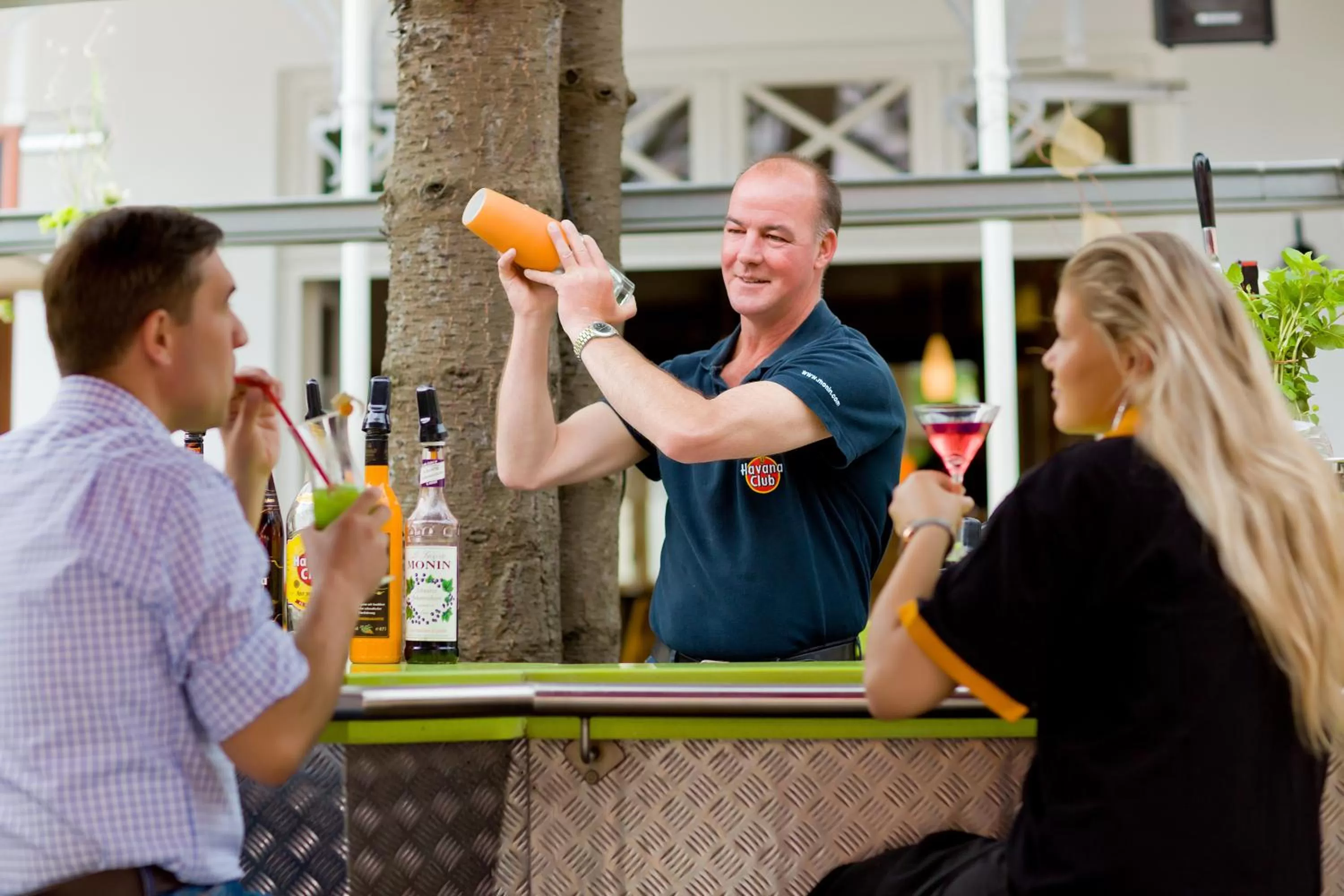 Food and drinks in Hotel Villa Neander