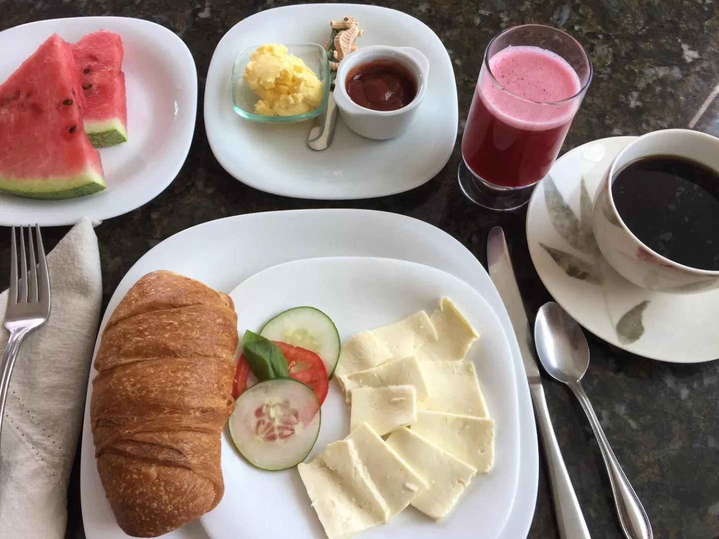 Food and drinks in Torre Mar Galapagos Boutique Suites