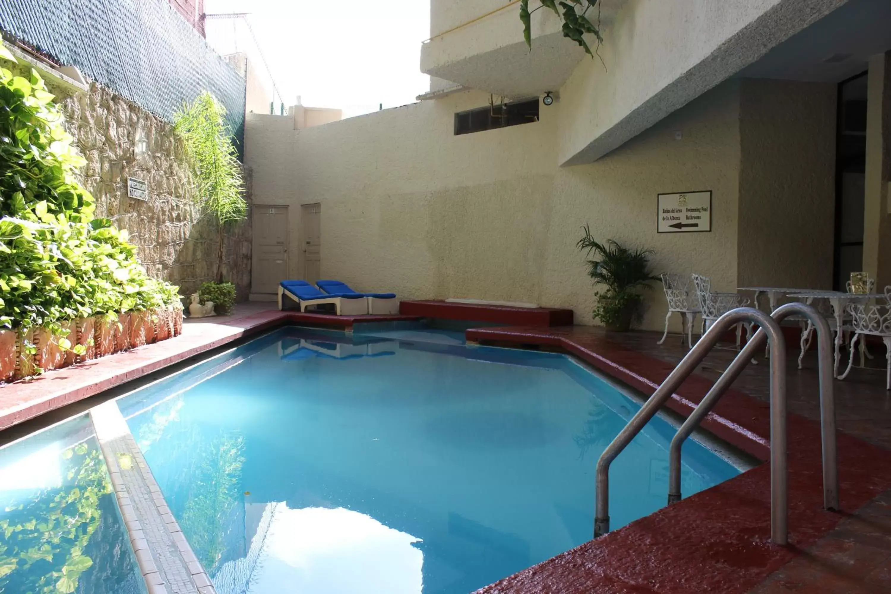 Swimming Pool in Hotel Plaza Kokai Cancún