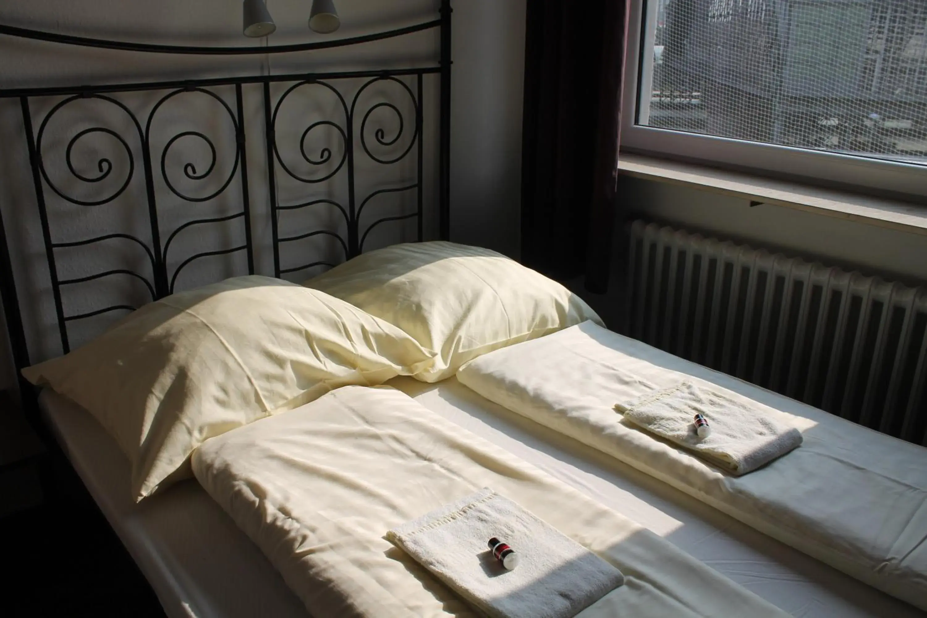 Double Room with Bathroom in Station - Hostel for Backpackers