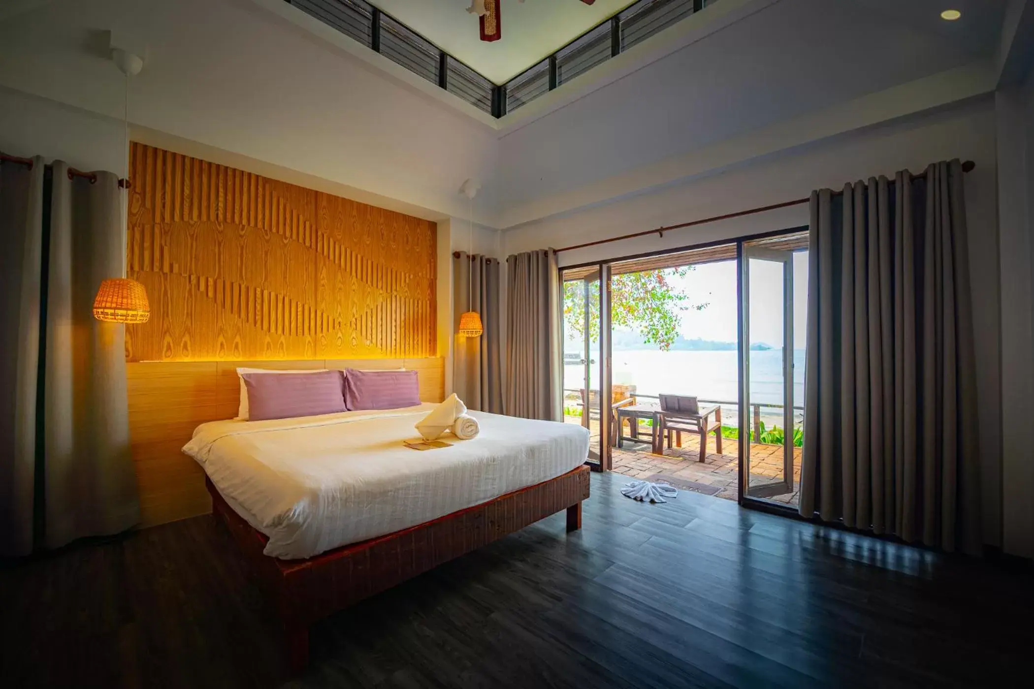 Bed in Siam Bay Resort