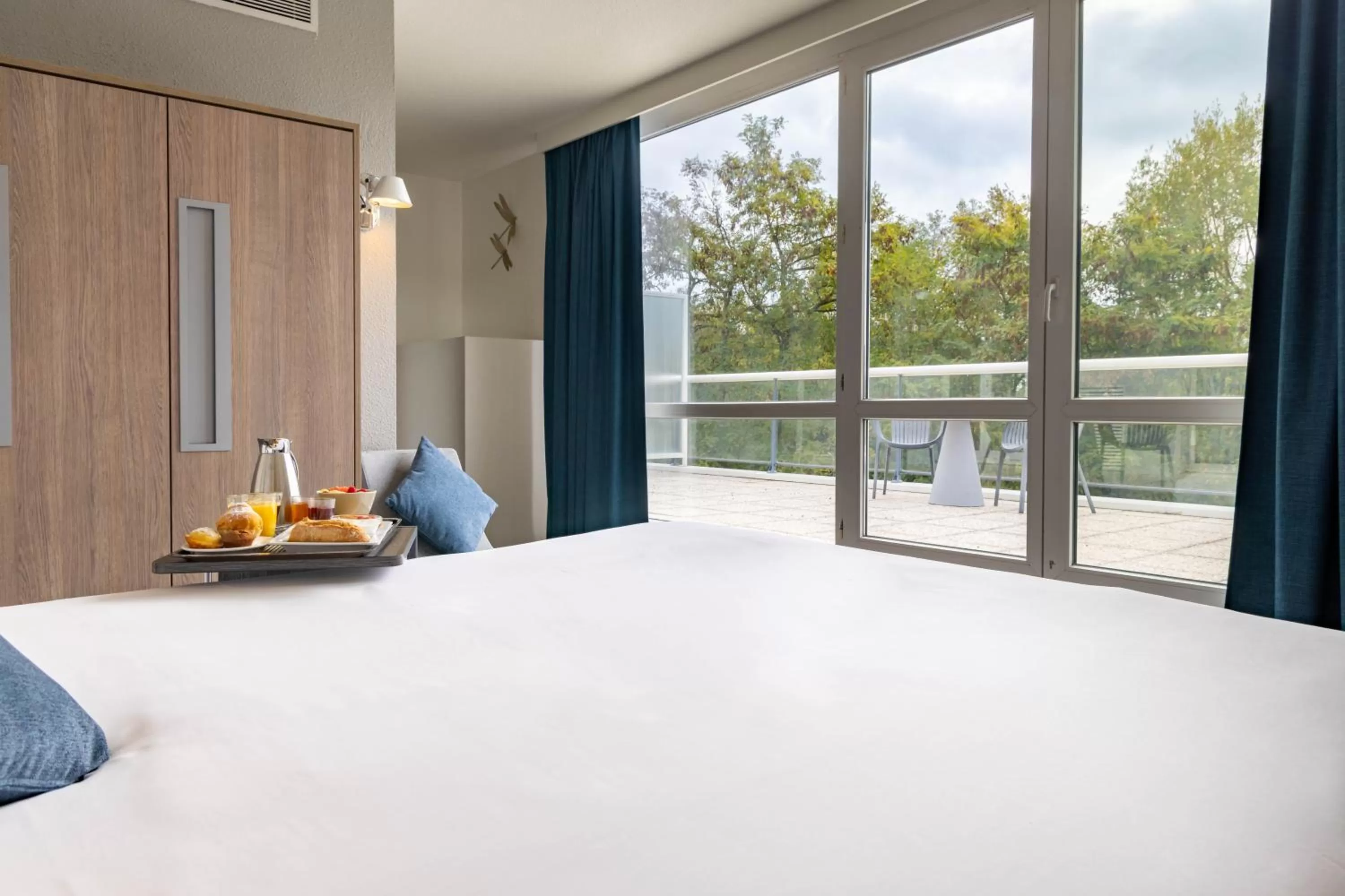 Bedroom, Bed in Novotel Senart Golf De Greenparc