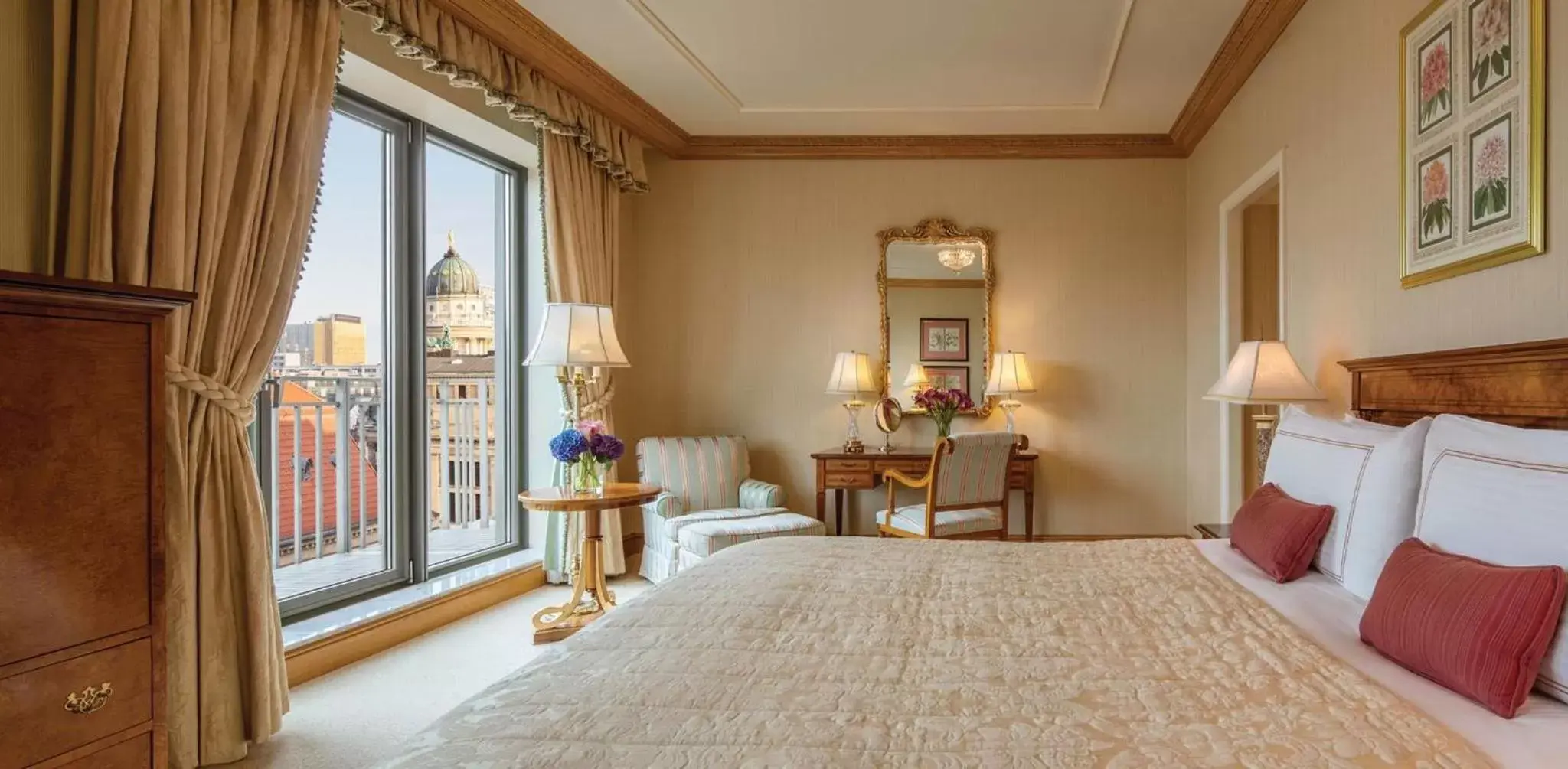 Photo of the whole room in Regent Berlin by IHG Photo of the whole room in Regent Berlin by IHG