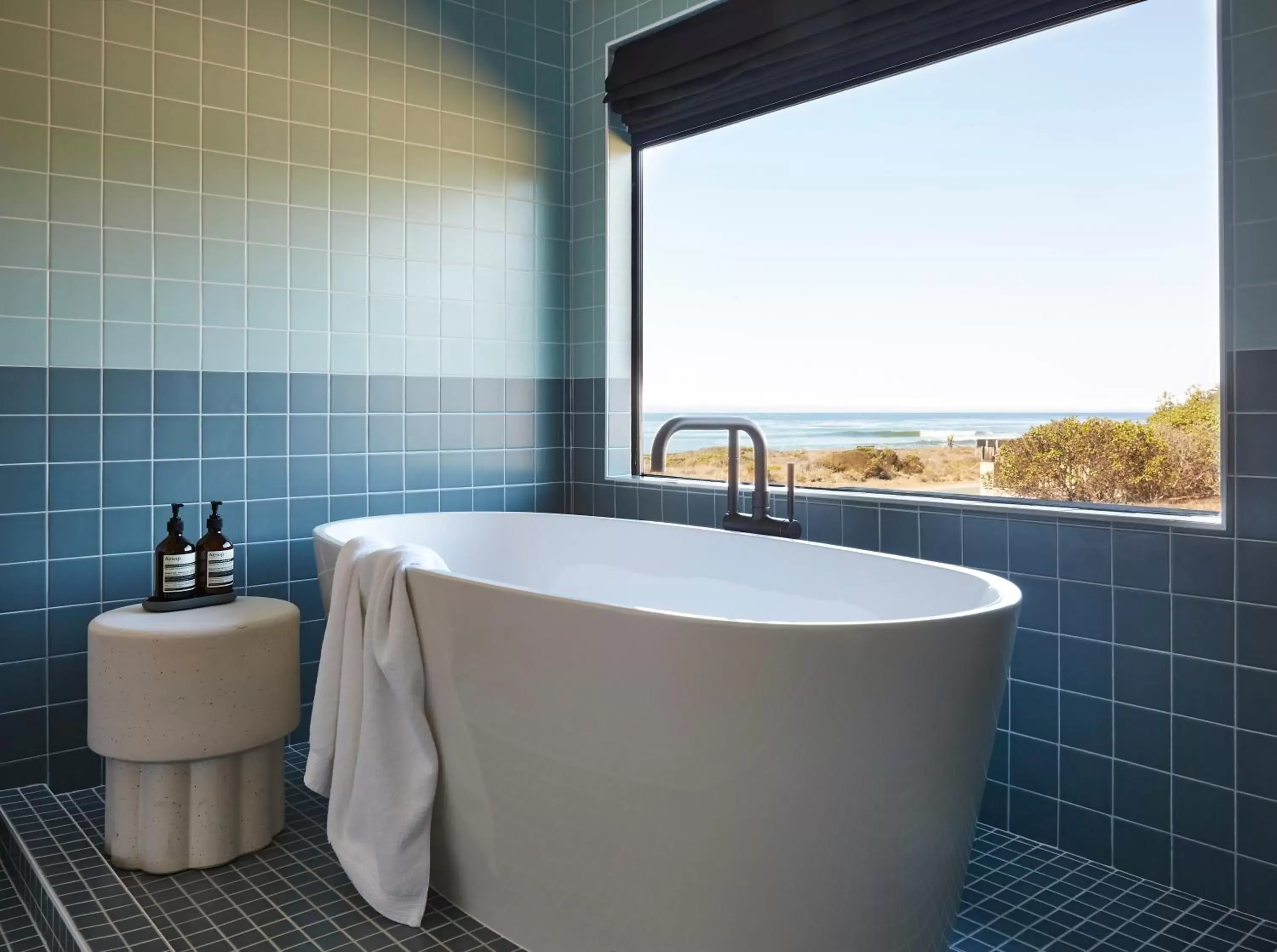 Sea view, Bathroom in White Water