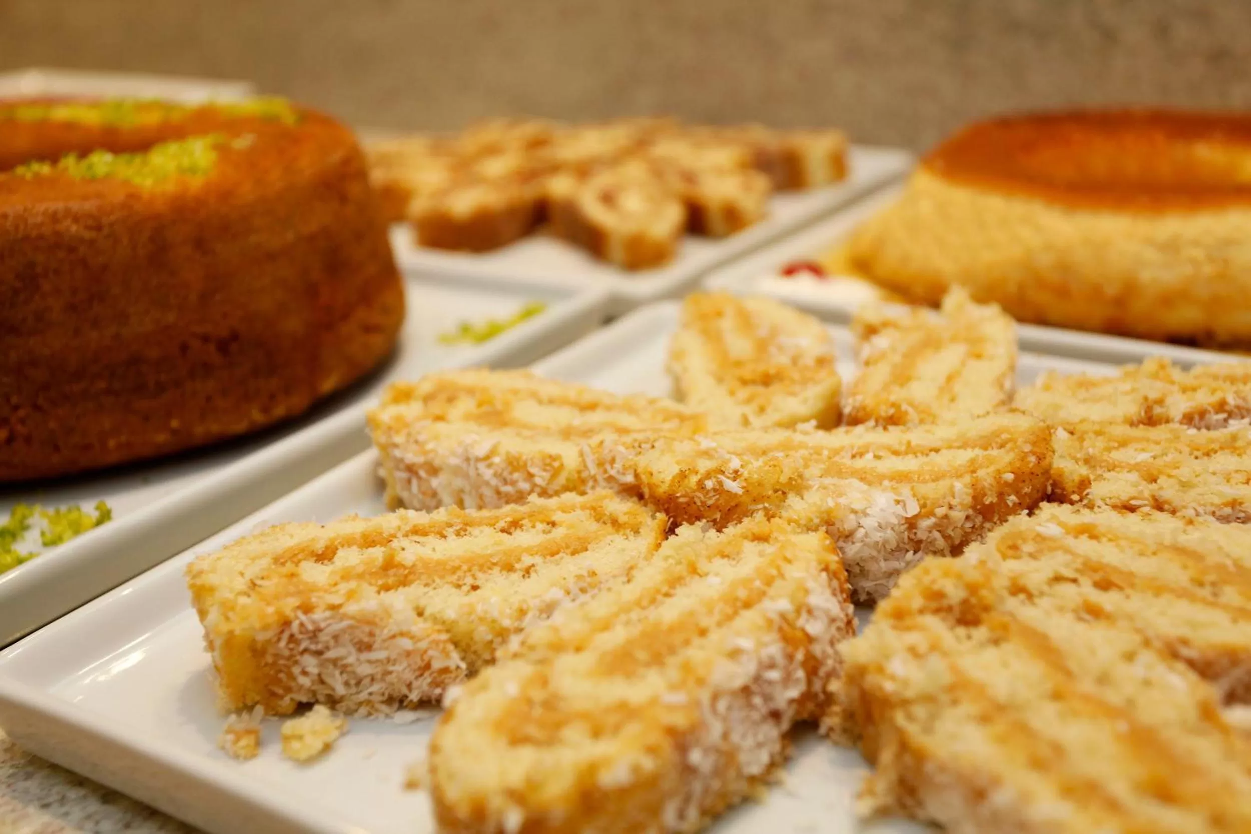 Food in Elegance Praia Hotel