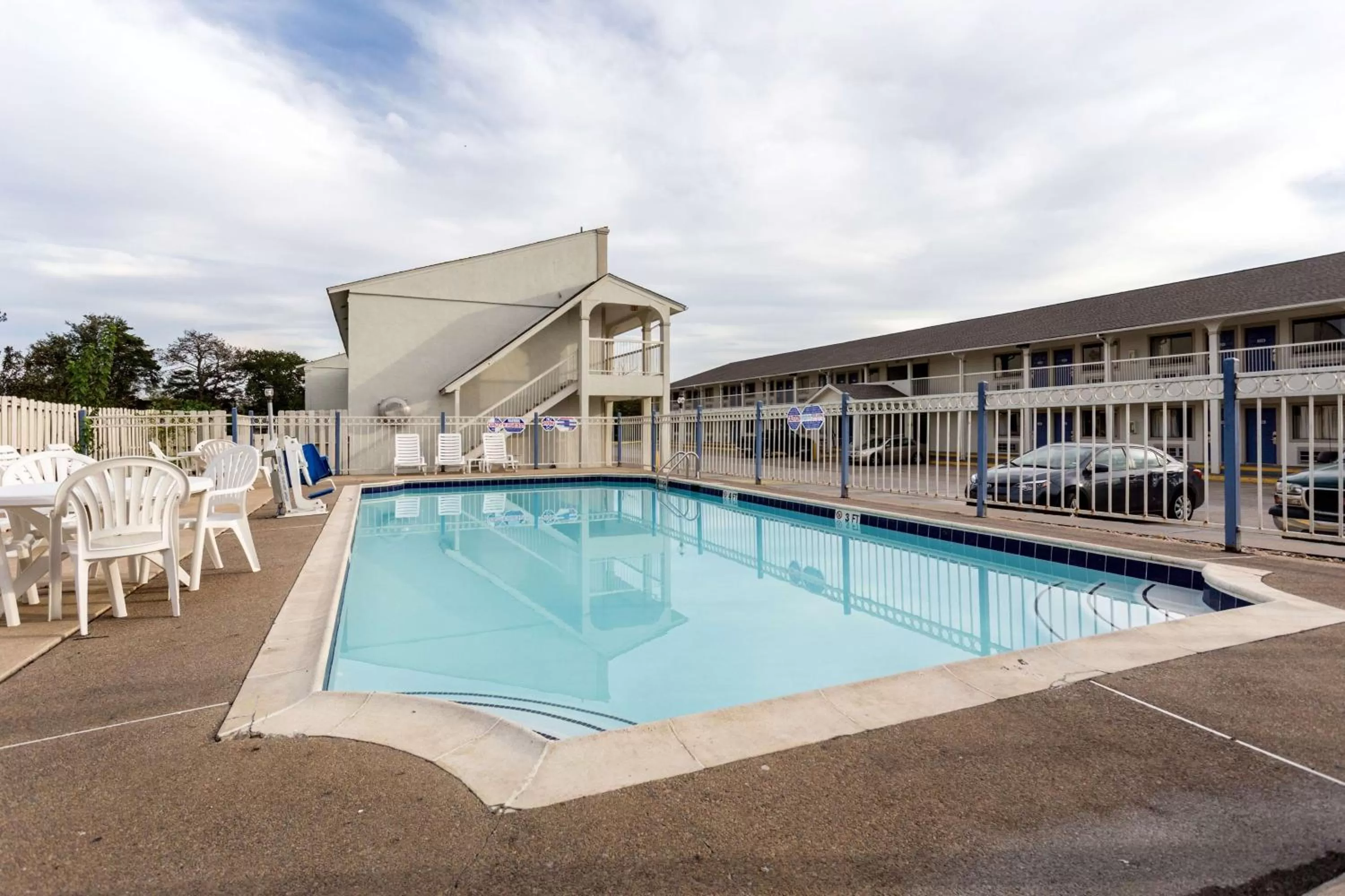 On site in Motel 6-Bryan, TX - College Station