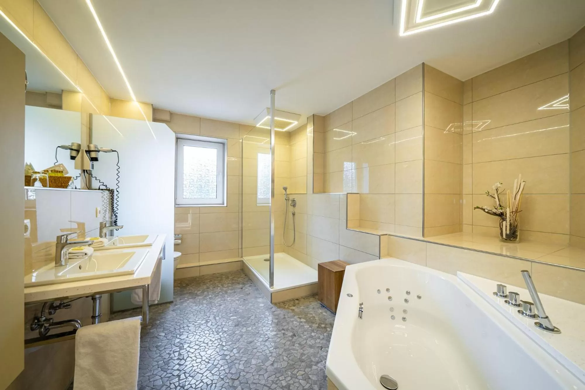 Bathroom in Waldhotel Tannenhäuschen