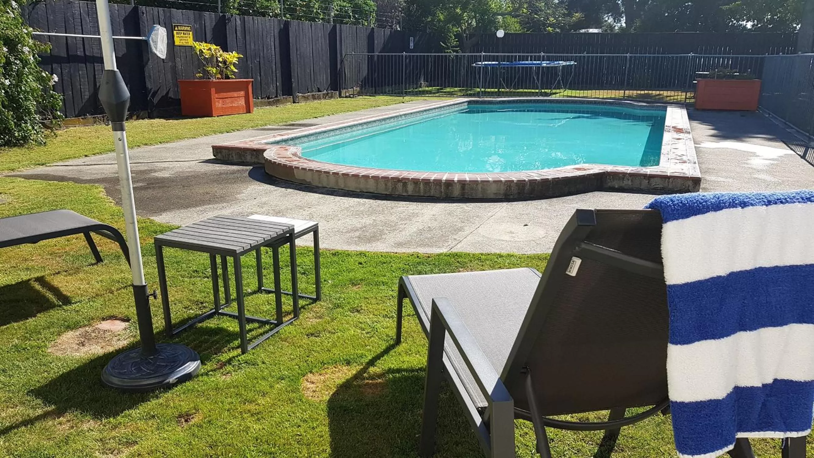 Swimming pool in Aztec Motel