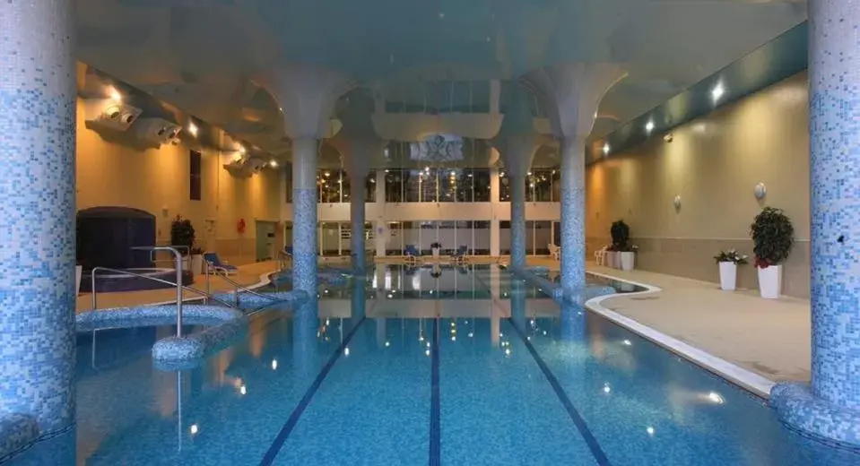 Swimming Pool in Oriel House Hotel