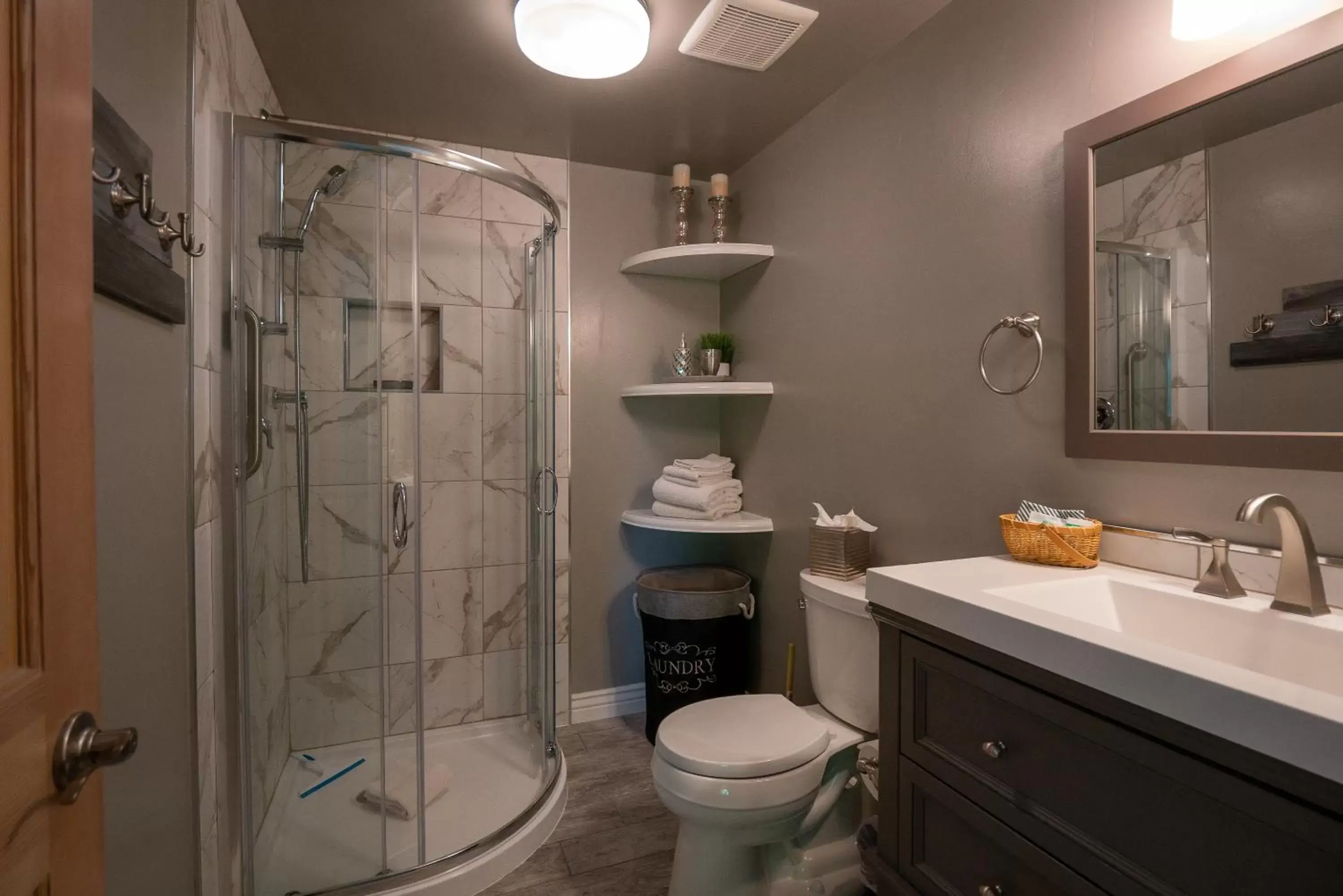 Bathroom in Apple Orchard Inn