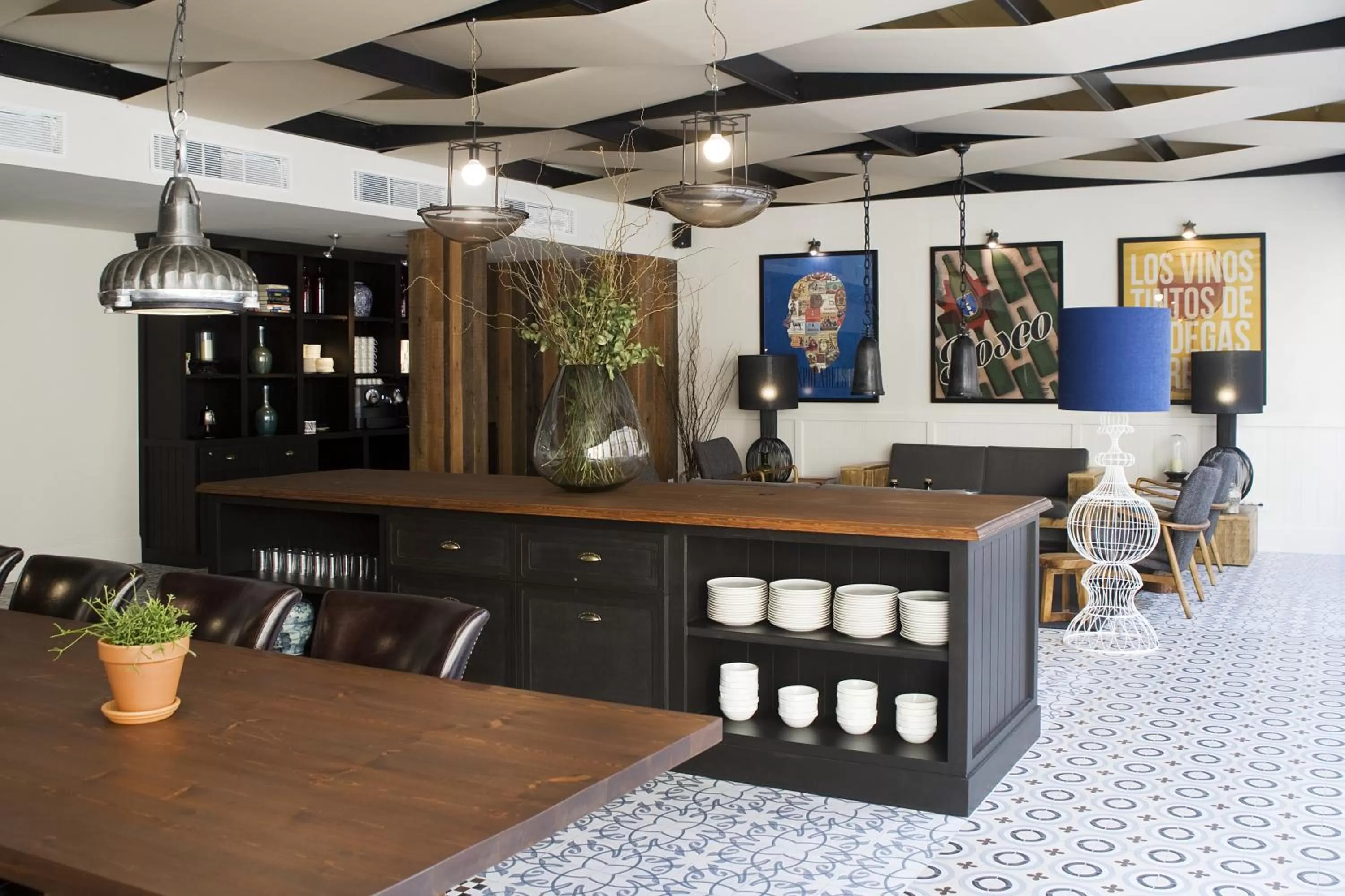 Restaurant/places to eat in Praktik Vinoteca