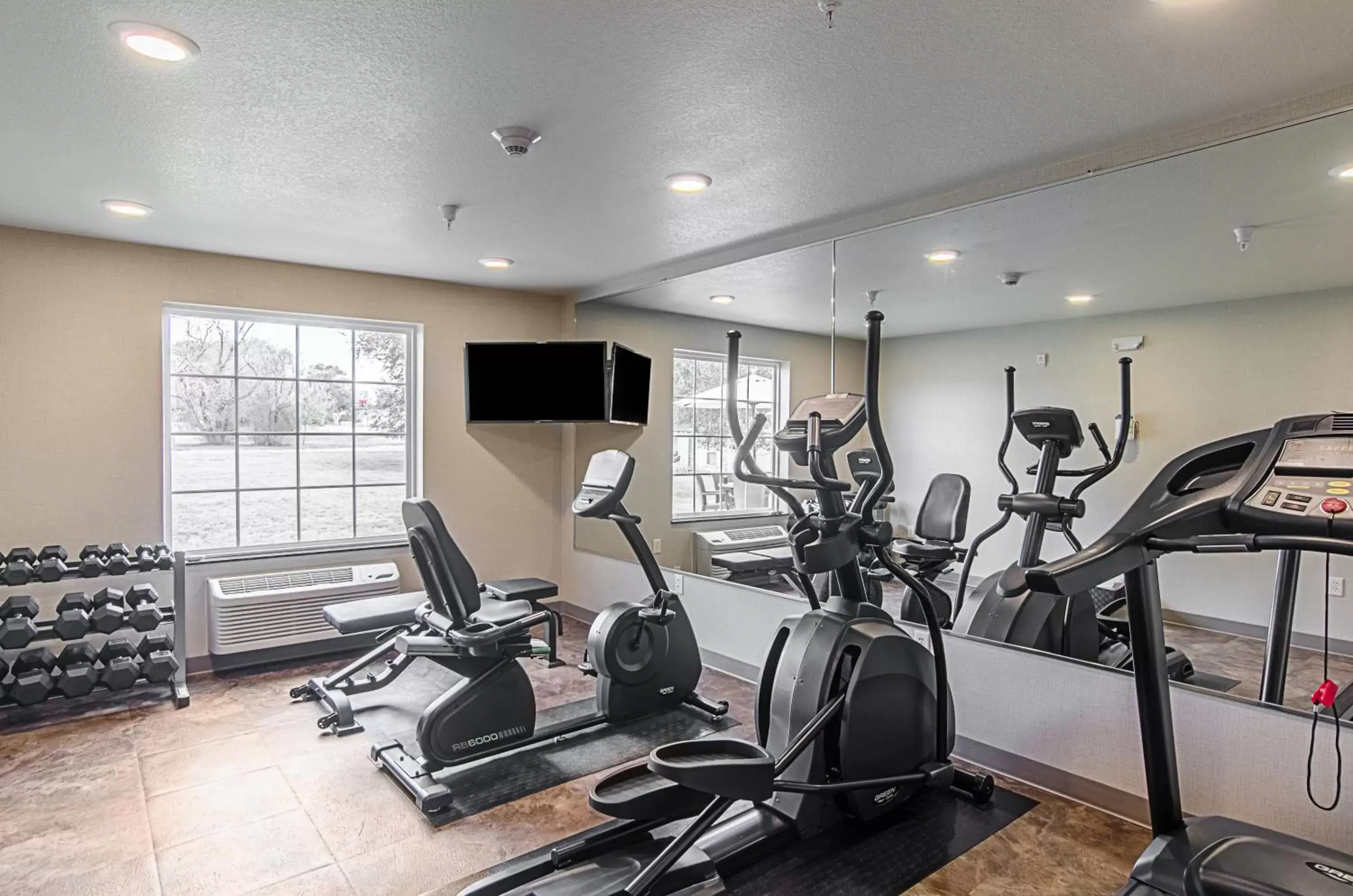 Fitness centre/facilities, Fitness Center/Facilities in Cobblestone Inn & Suites - Guernsey