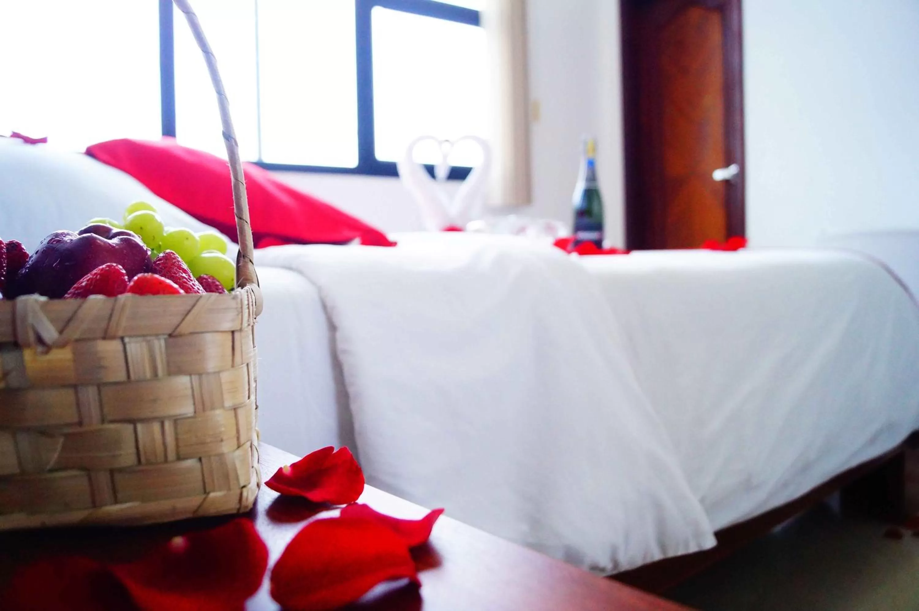 Bed in Hotel Castell - Cerca Del Aeropuerto