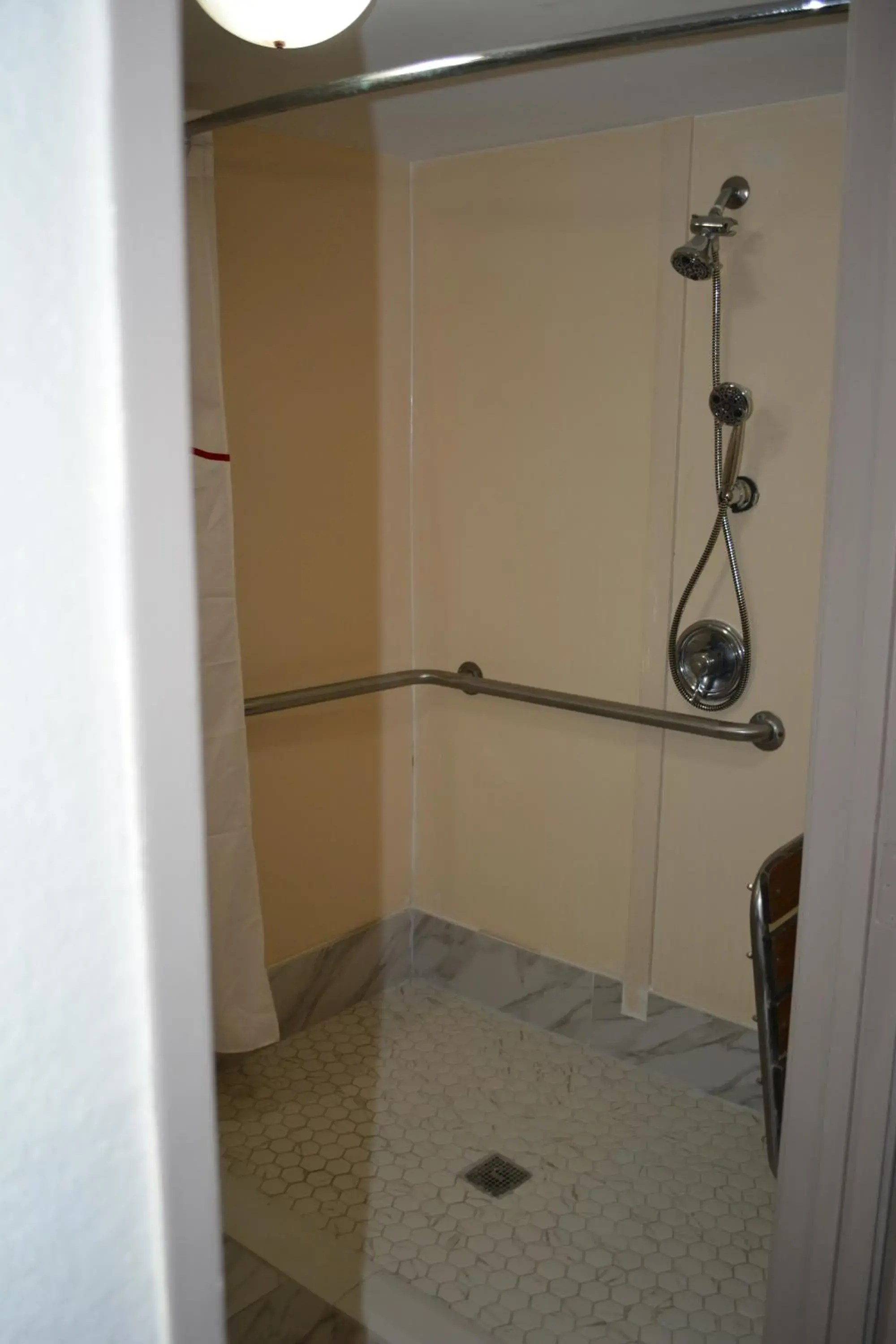 Bathroom in Red Roof Inn Jackson North – Ridgeland