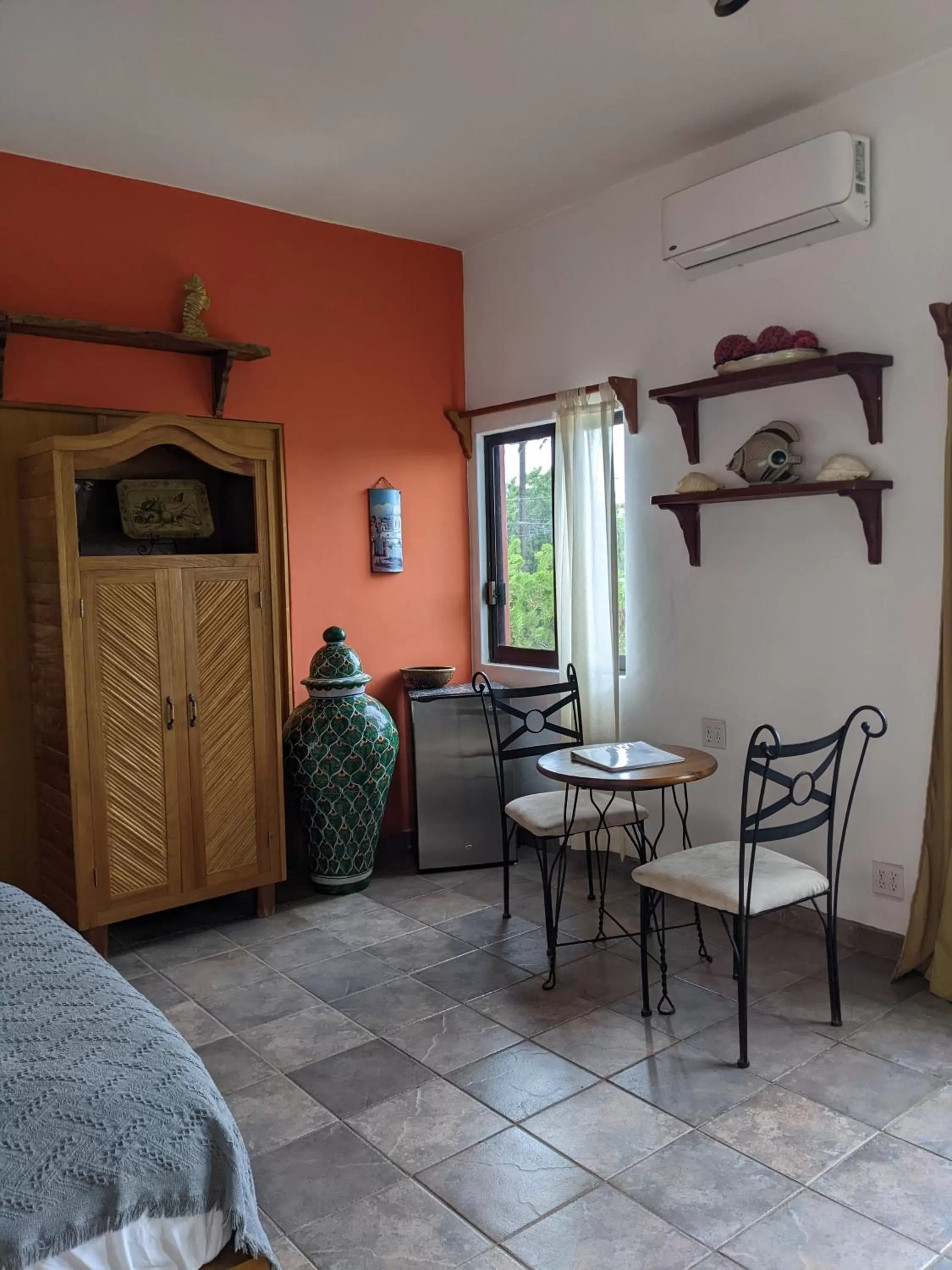 Seating area, Bed in Hacienda De Palmas
