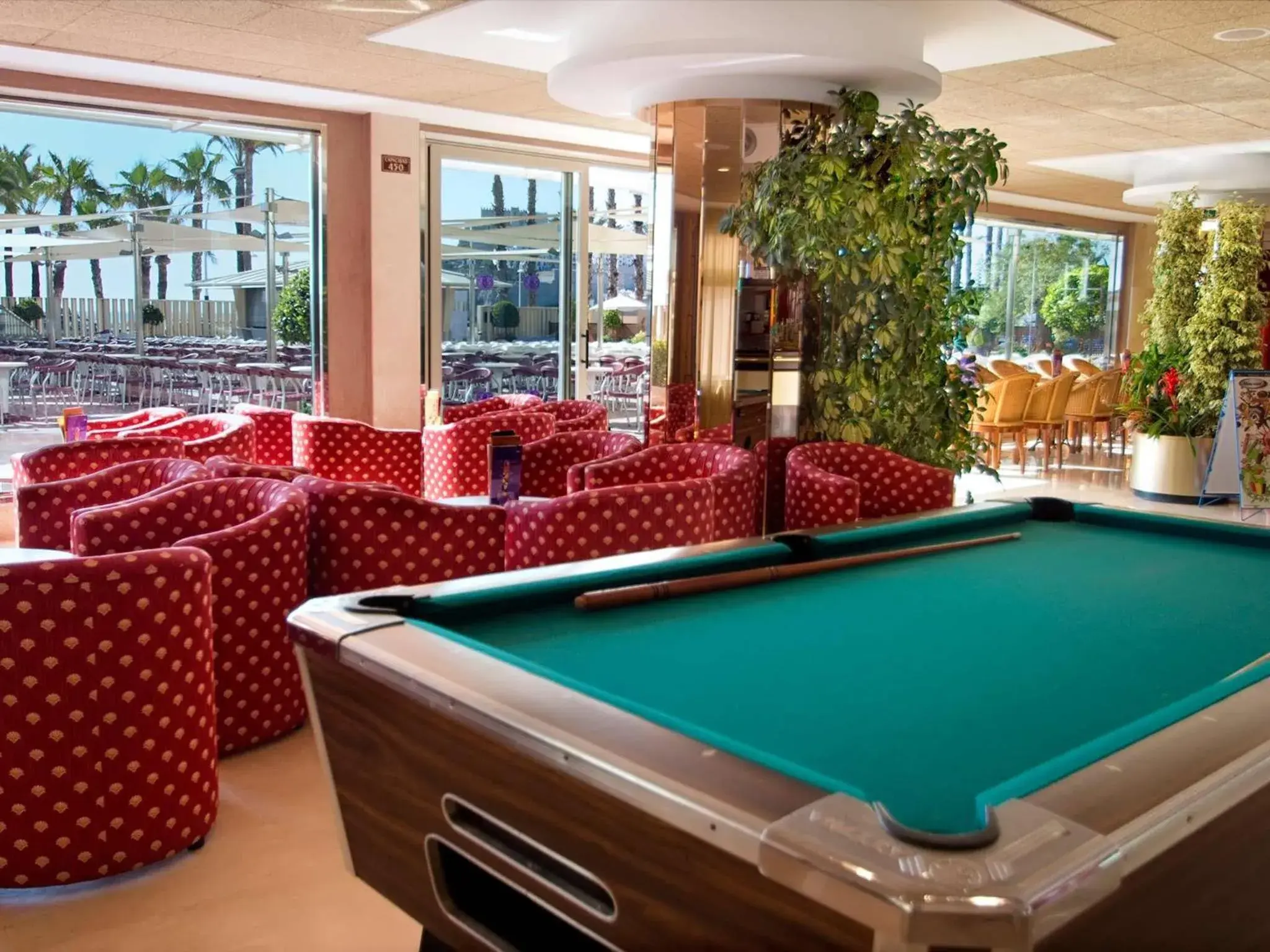 Lounge or bar, Billiards in Hotel Servigroup Papa Luna