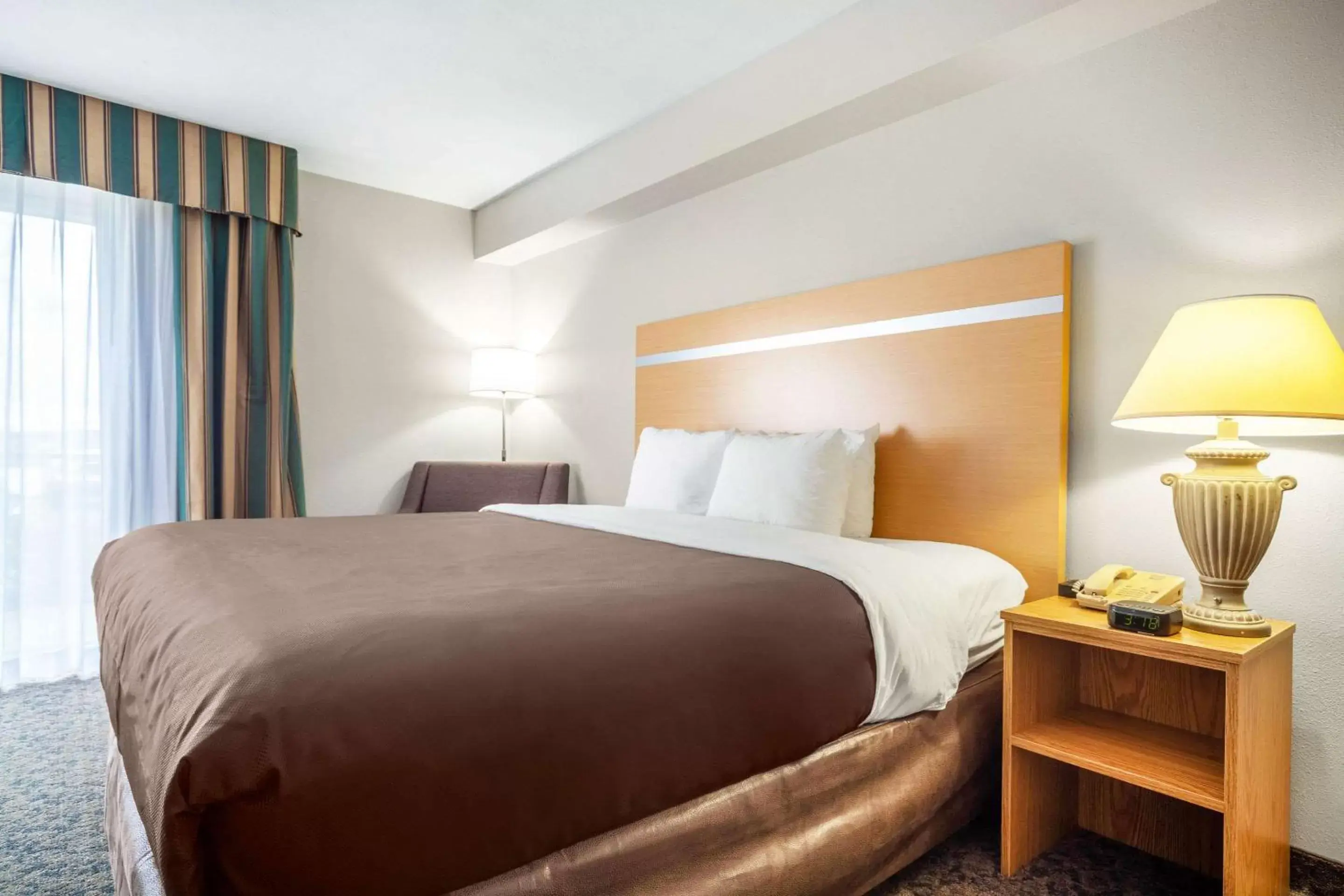 Bedroom, Bed in Suburban Studios I-80 Grand Island Bedroom, Bed in Suburban Studios I-80 Grand Island