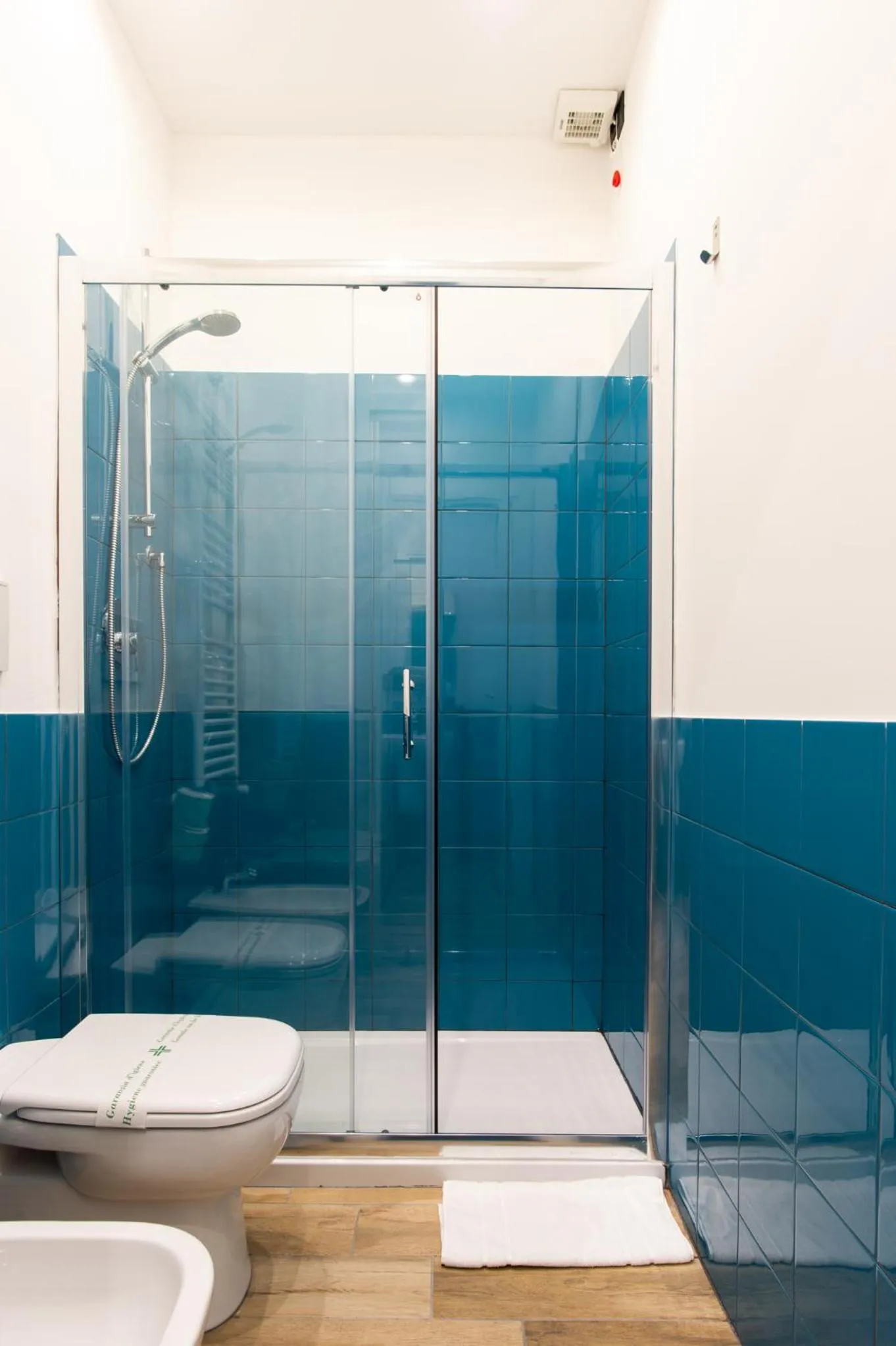 Shower in Aparthotel Porta Nuova