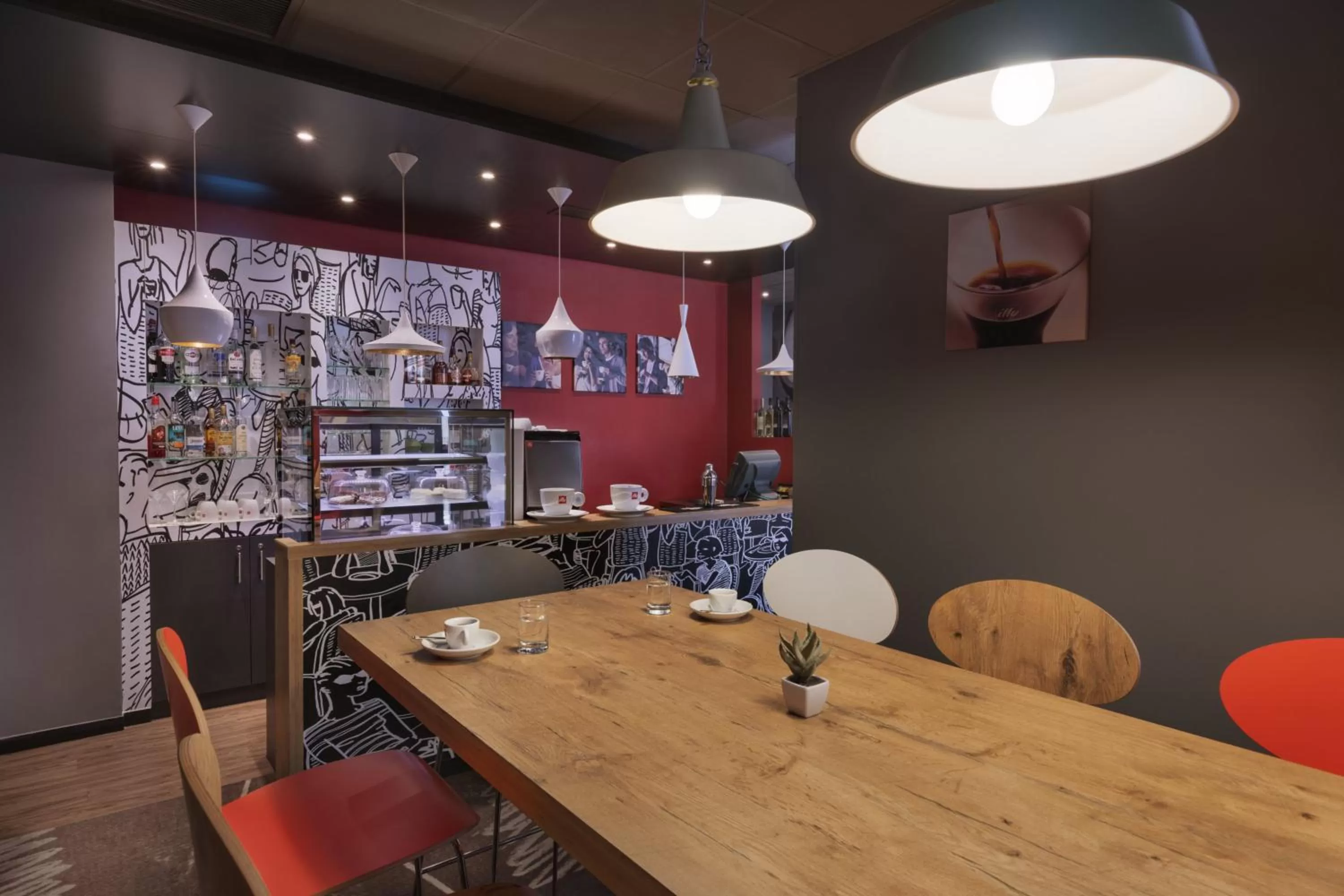 Lounge or bar in ibis Jerusalem city Center - An AccorHotels Brand